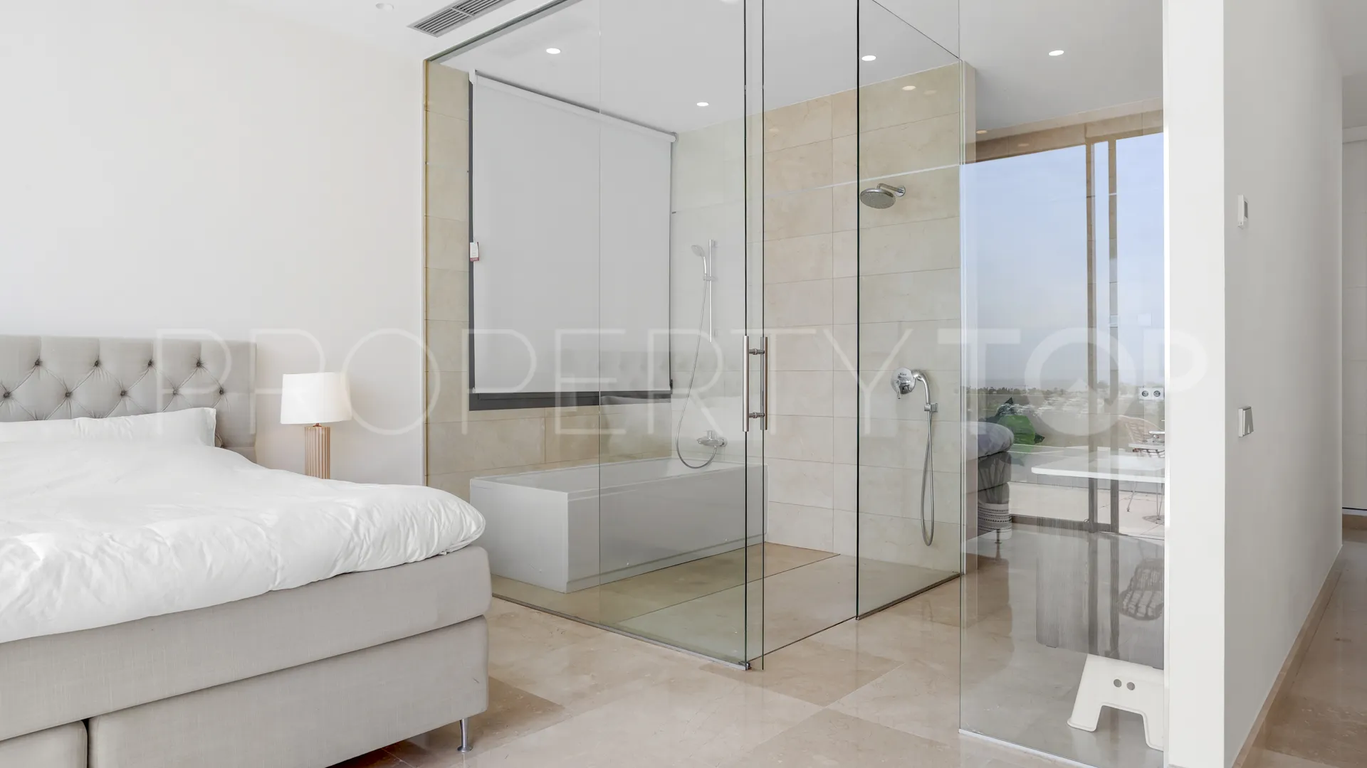 5 bedrooms villa for sale in Los Capanes del Golf