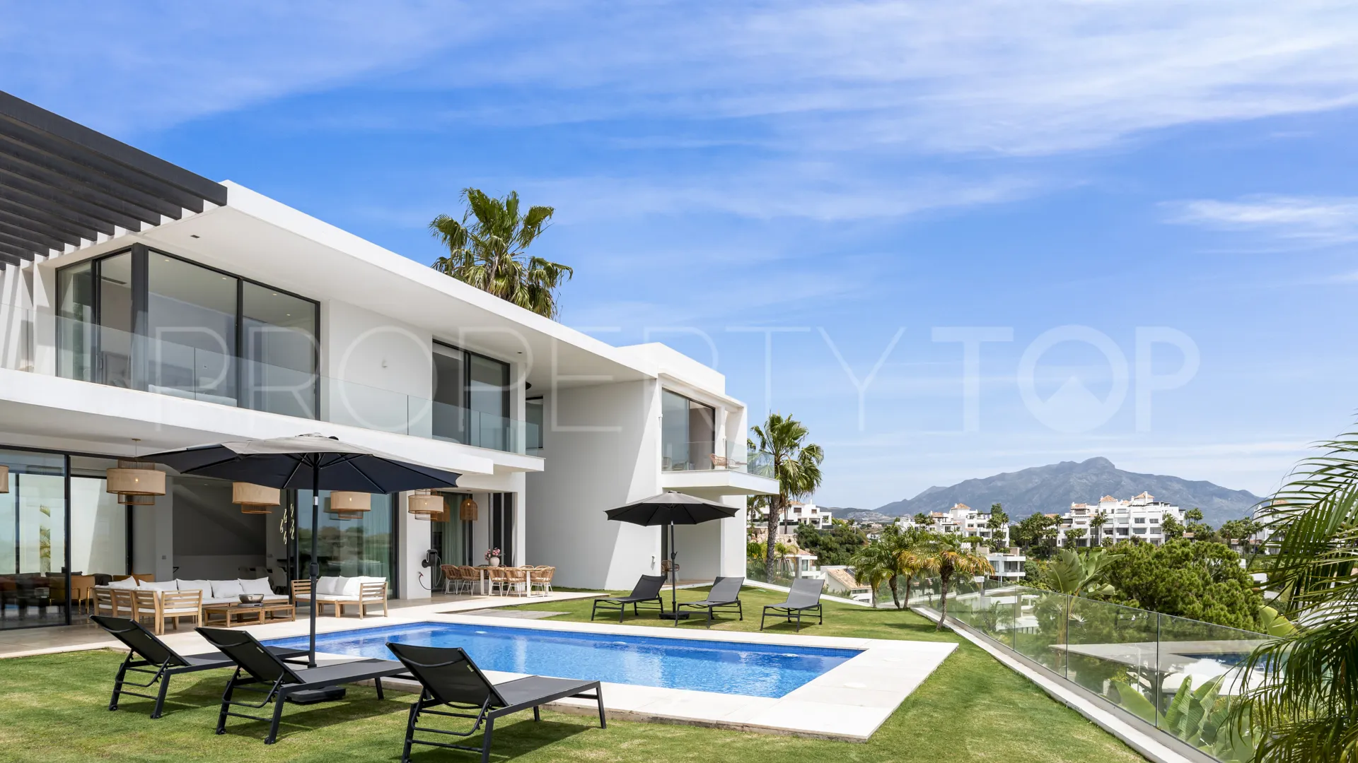 5 bedrooms villa for sale in Los Capanes del Golf