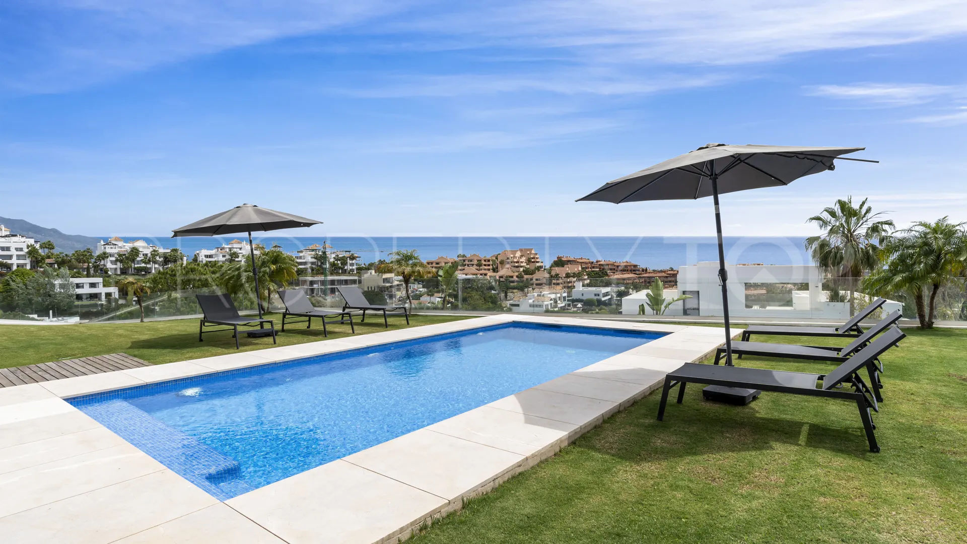 5 bedrooms villa for sale in Los Capanes del Golf