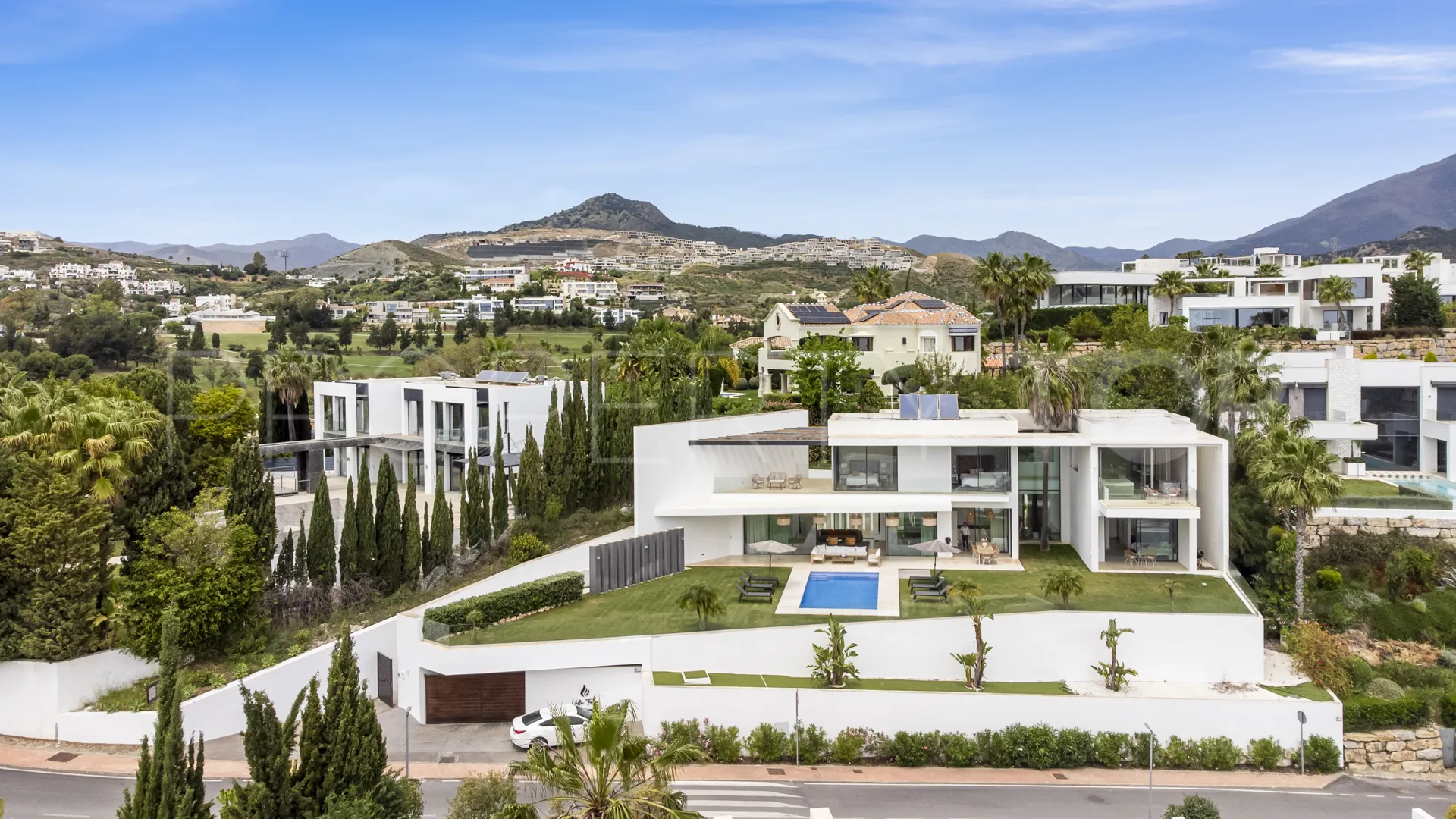 5 bedrooms villa for sale in Los Capanes del Golf