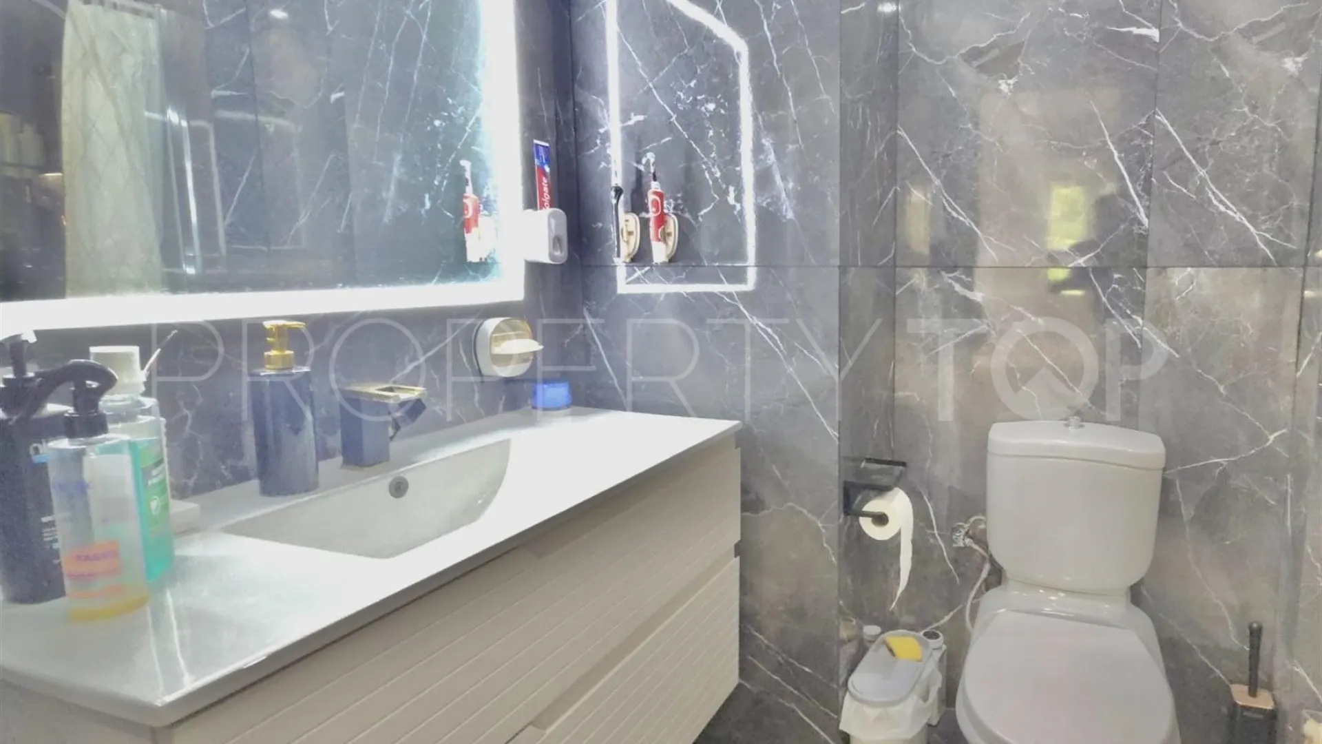 Marbella Centro, apartamento de 3 dormitorios a la venta