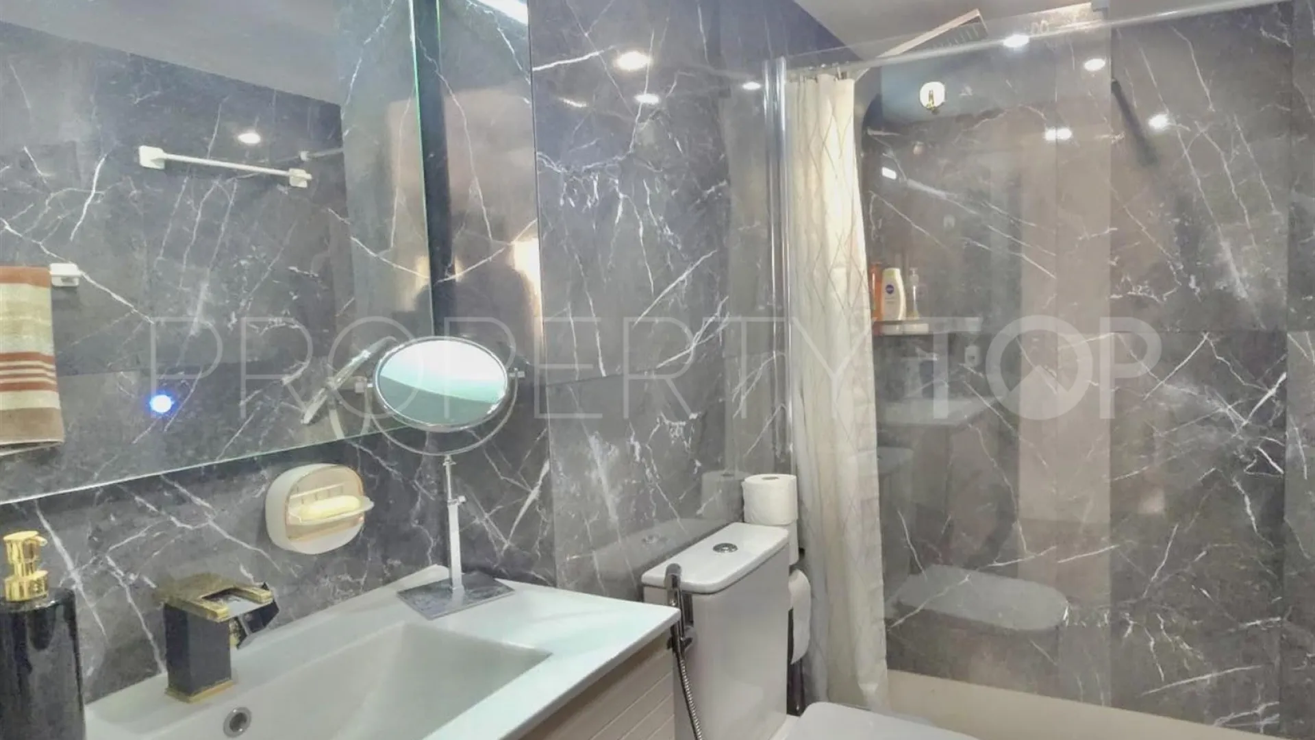 Marbella Centro, apartamento de 3 dormitorios a la venta
