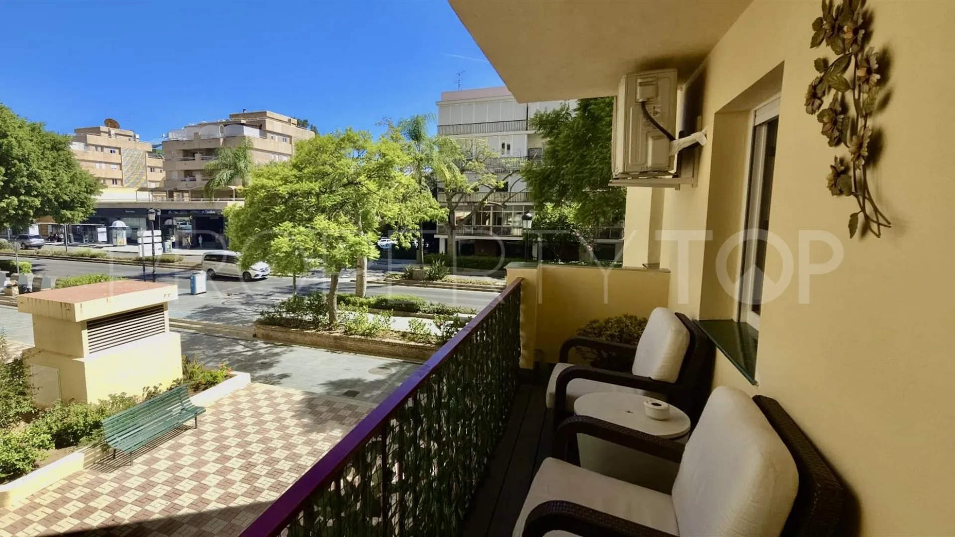 Marbella Centro, apartamento de 3 dormitorios a la venta