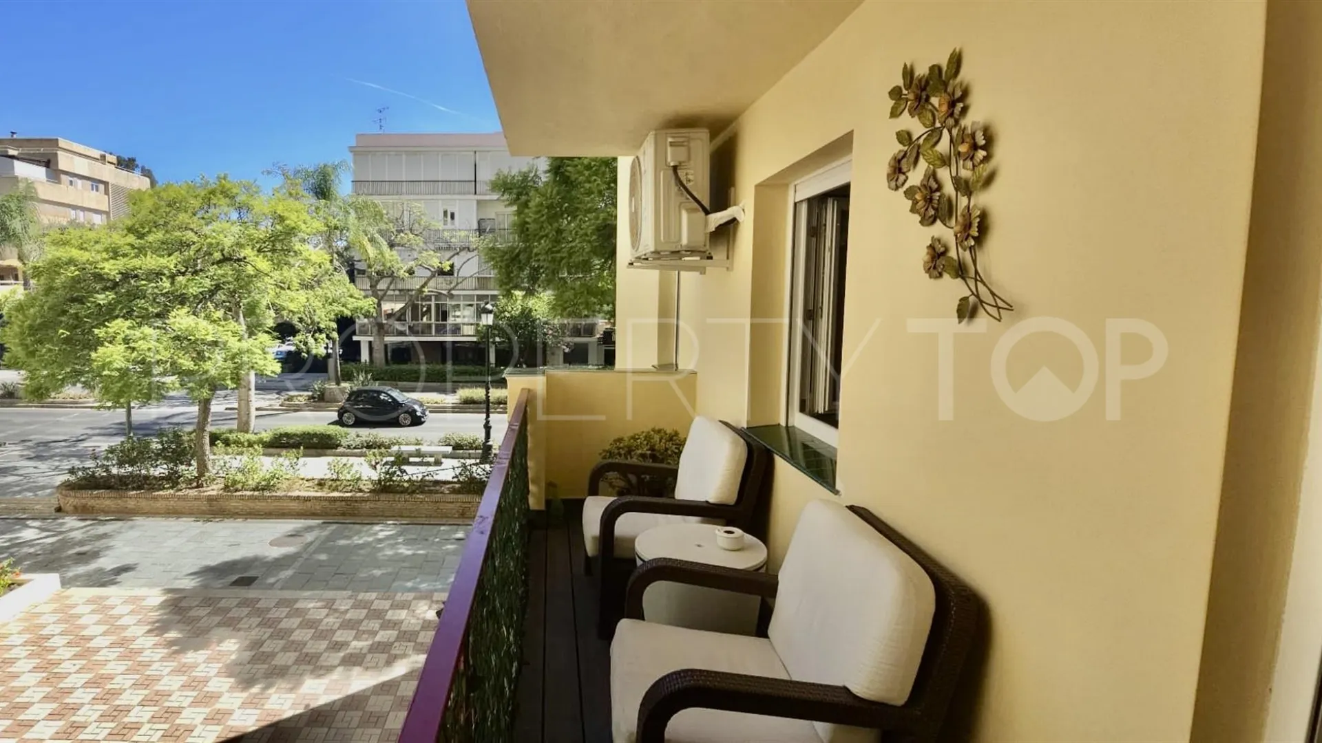 Marbella Centro, apartamento de 3 dormitorios a la venta