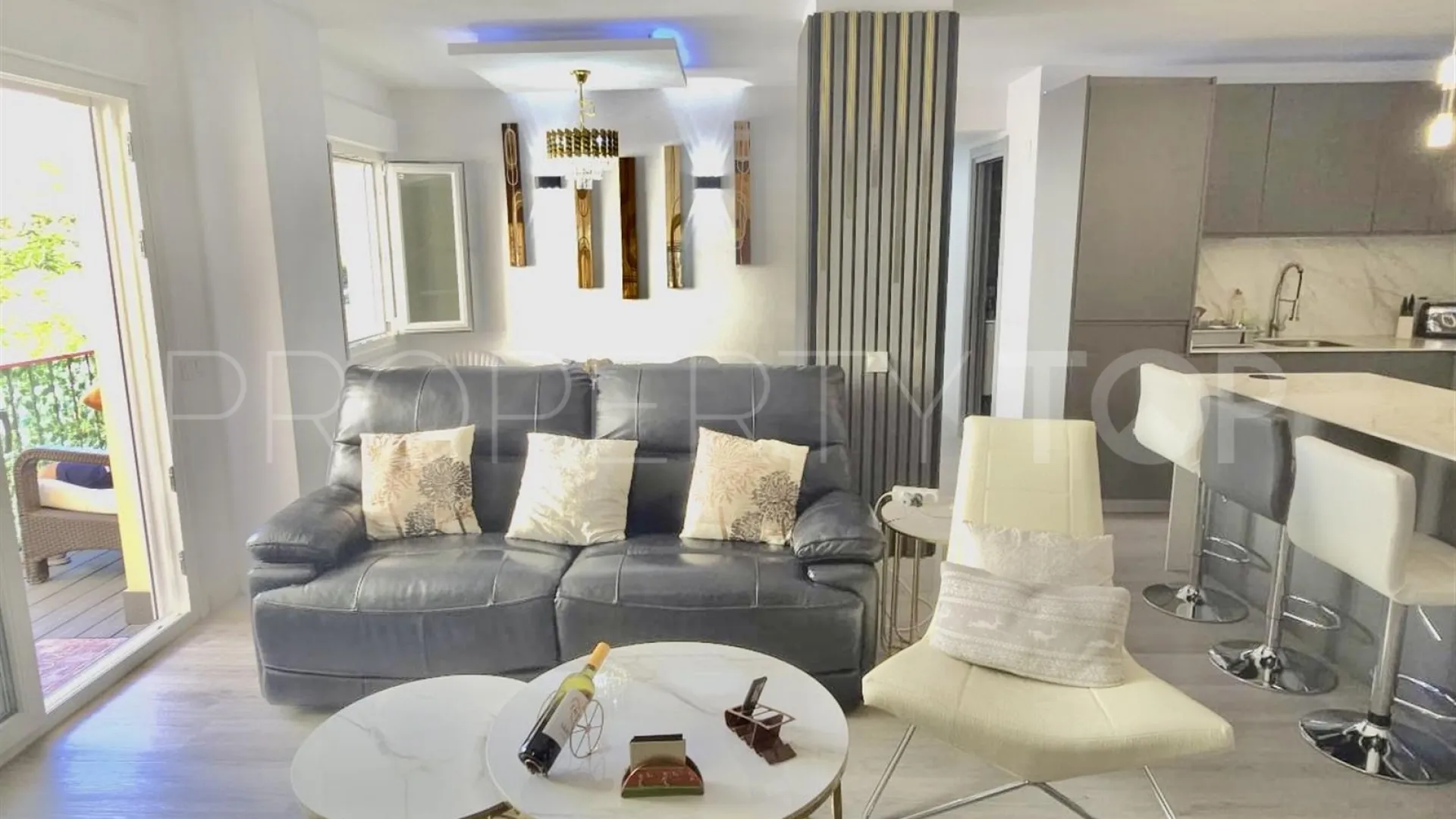 Marbella Centro, apartamento de 3 dormitorios a la venta