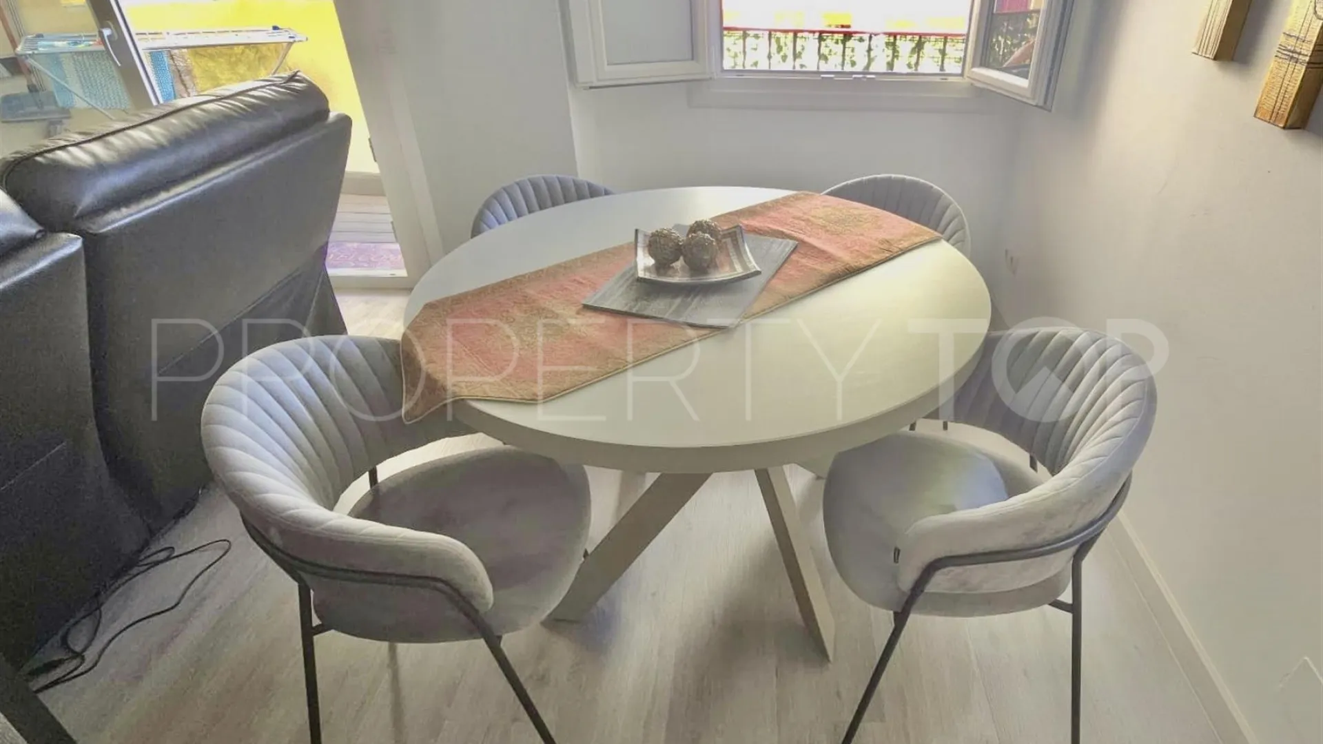 Marbella Centro, apartamento de 3 dormitorios a la venta