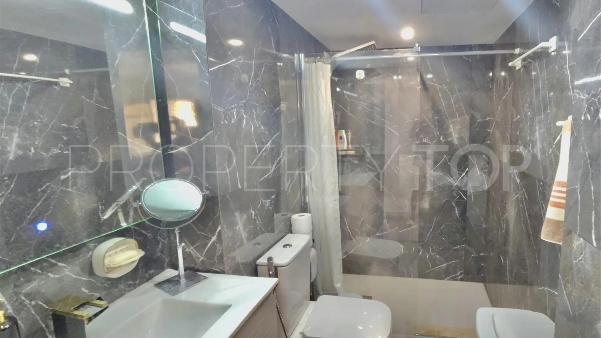 Marbella Centro, apartamento de 3 dormitorios a la venta