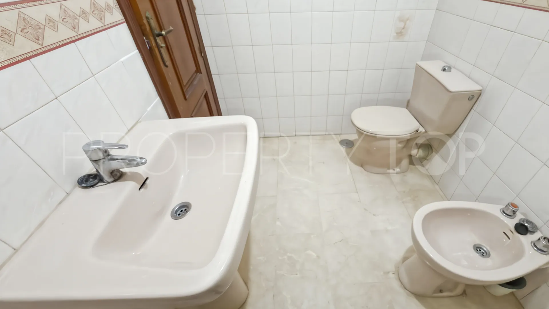 Flat with 3 bedrooms for sale in Arroyo de la Miel