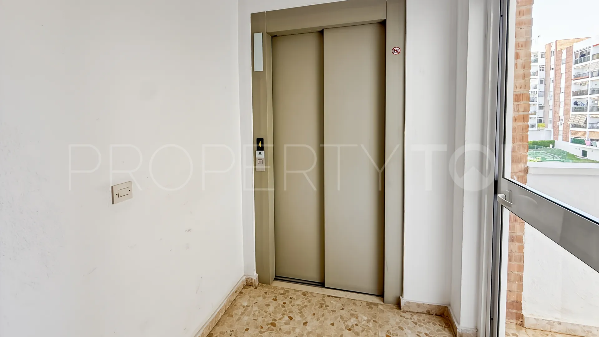Flat with 3 bedrooms for sale in Arroyo de la Miel