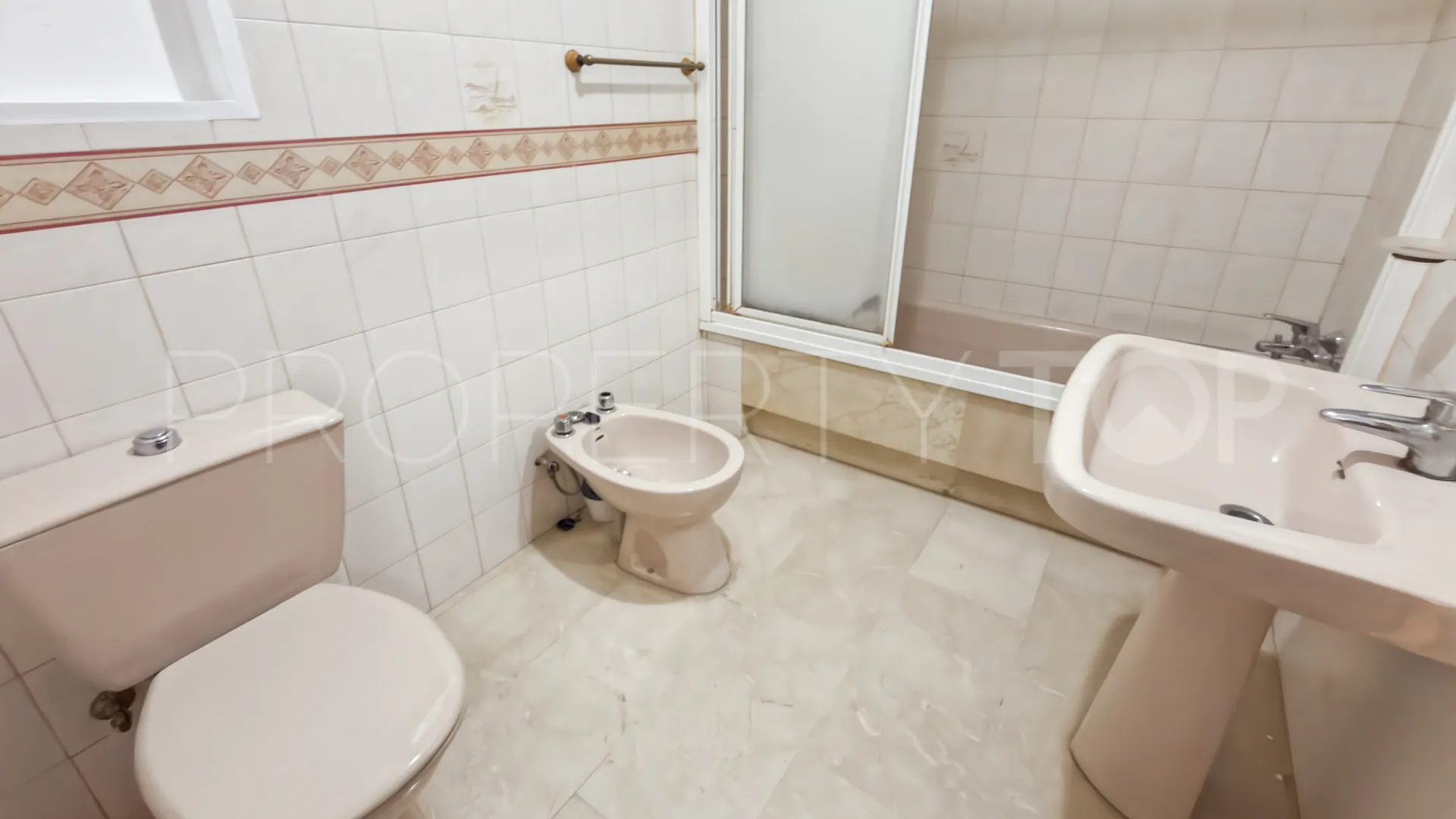 Flat with 3 bedrooms for sale in Arroyo de la Miel