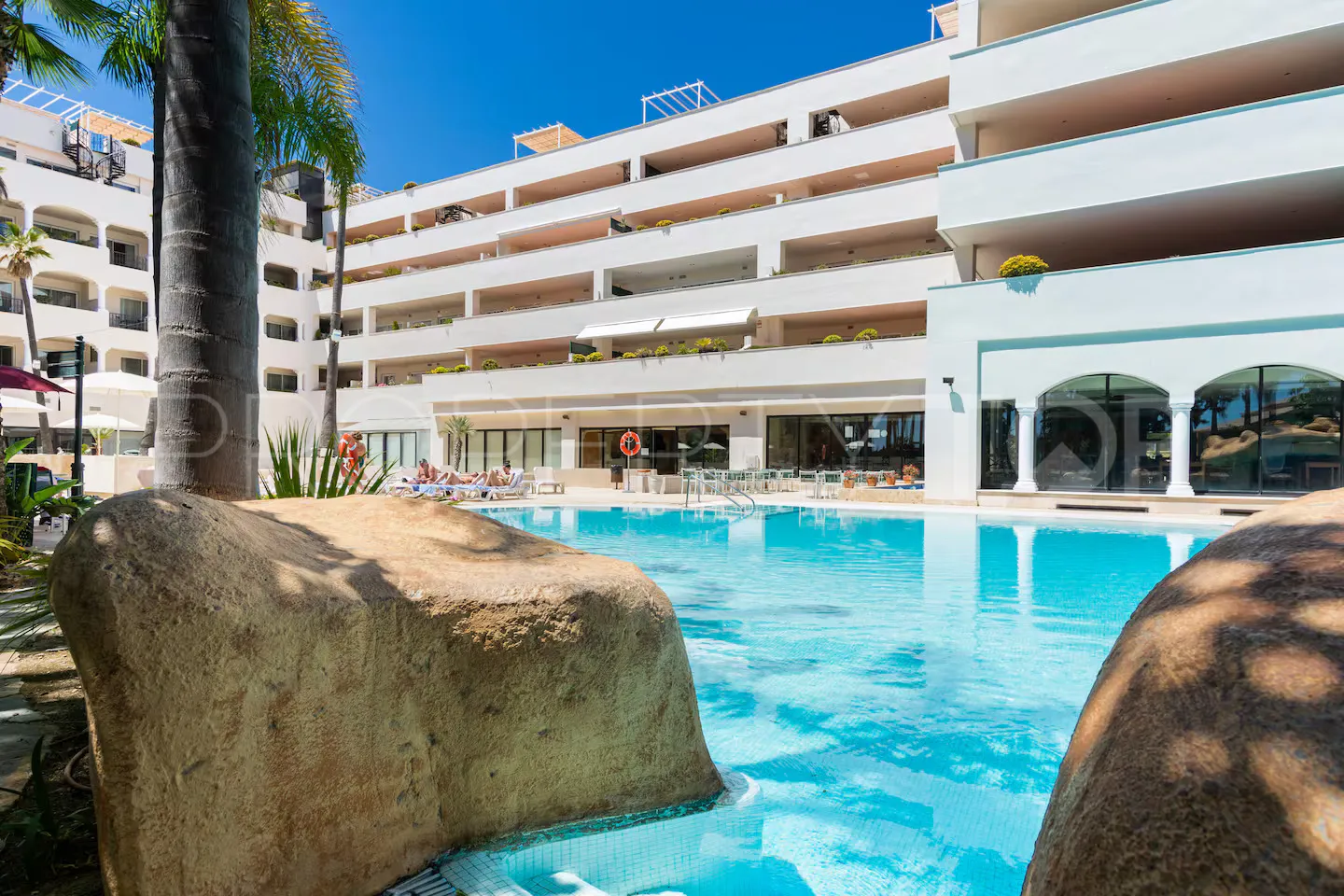 Apartment in Guadalpin Suites for sale