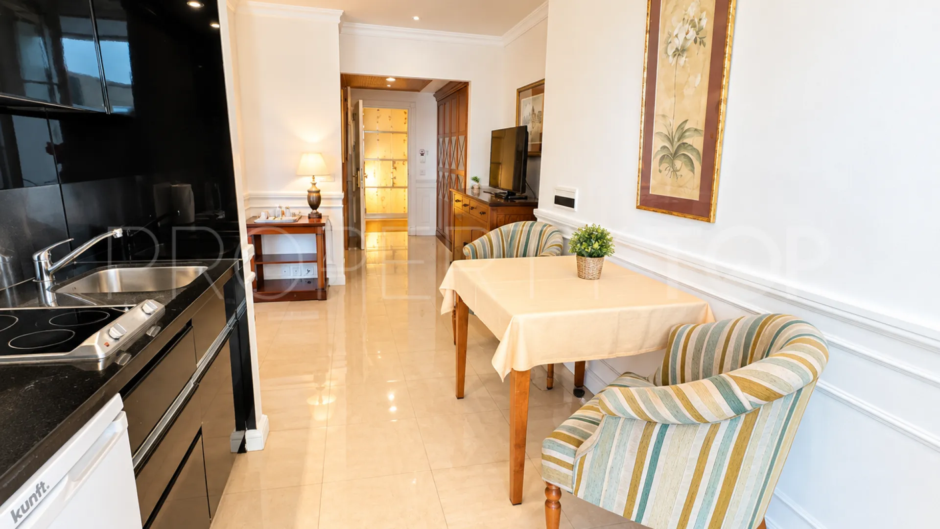 Apartment in Guadalpin Suites for sale