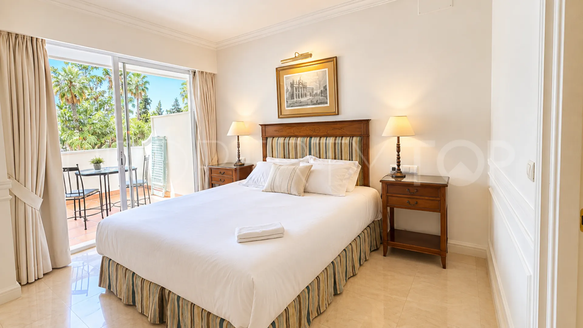 Apartment in Guadalpin Suites for sale