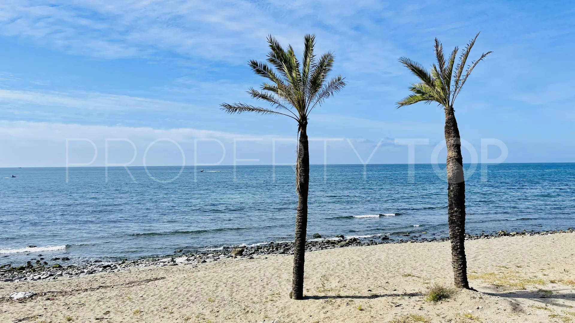 Apartment in Guadalpin Suites for sale