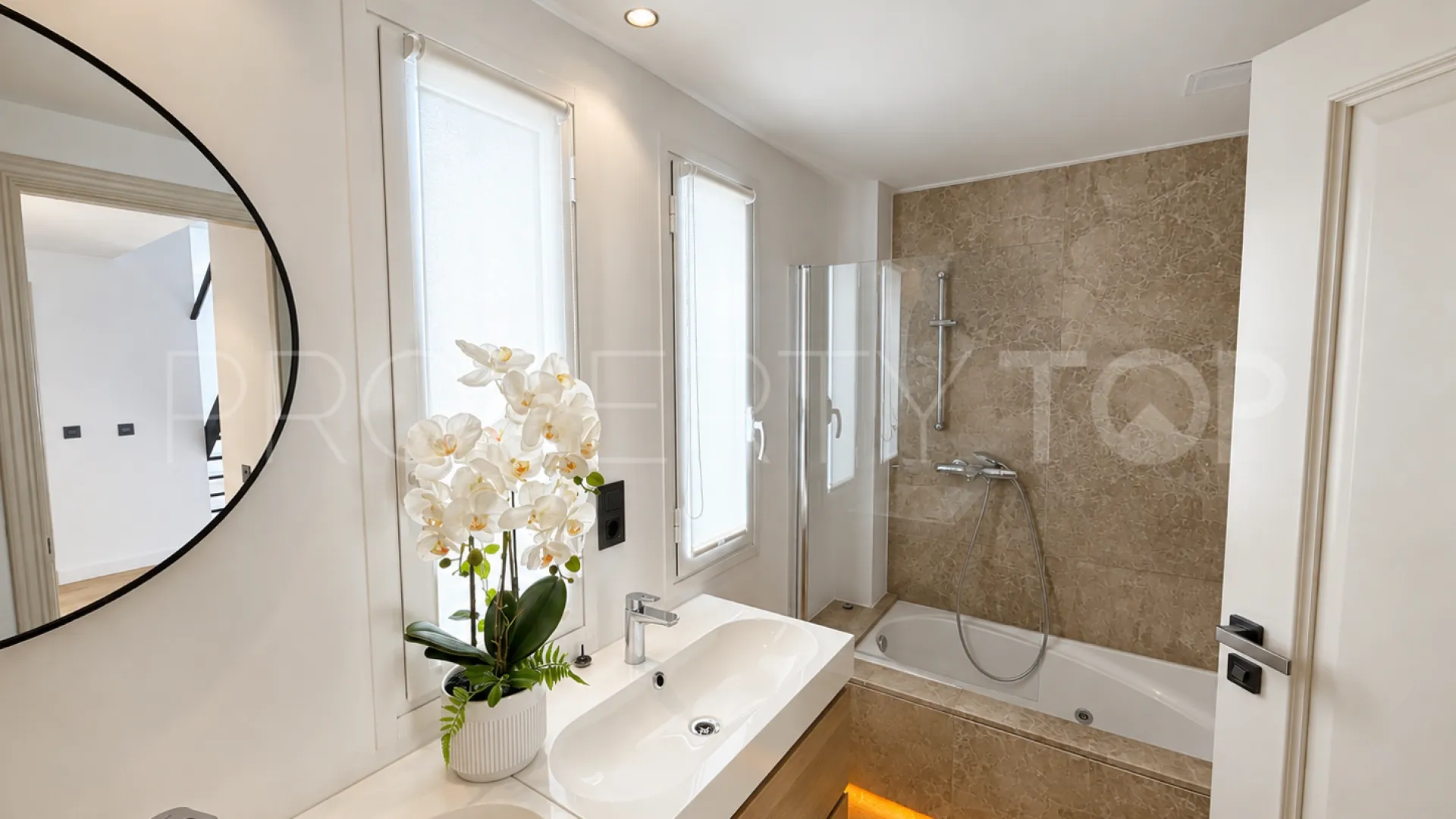 Jardines de Sierra Blanca duplex penthouse for sale