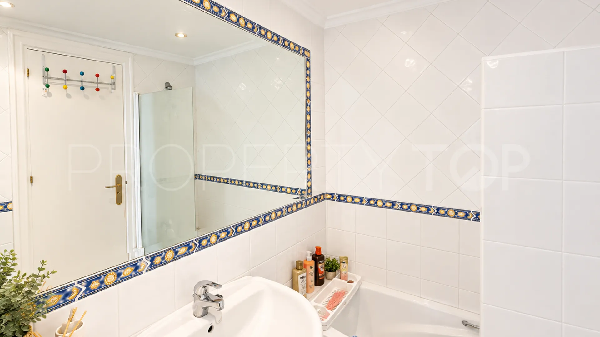 Comprar atico duplex de 4 dormitorios en Marbella Centro