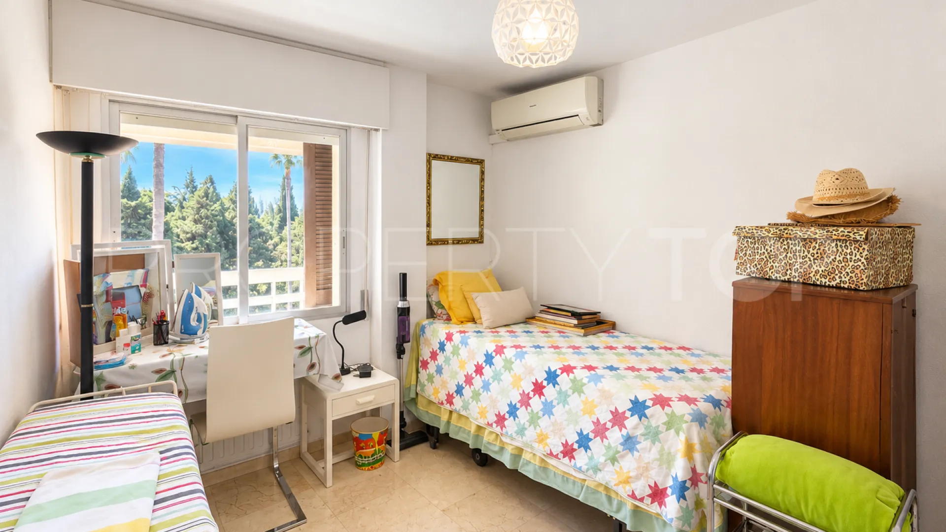 Comprar atico duplex de 4 dormitorios en Marbella Centro