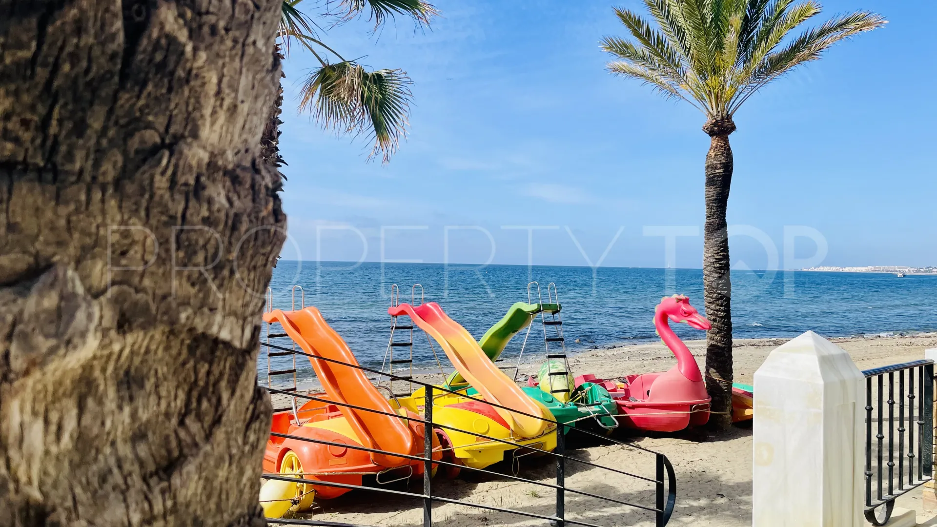 Comprar atico duplex de 4 dormitorios en Marbella Centro