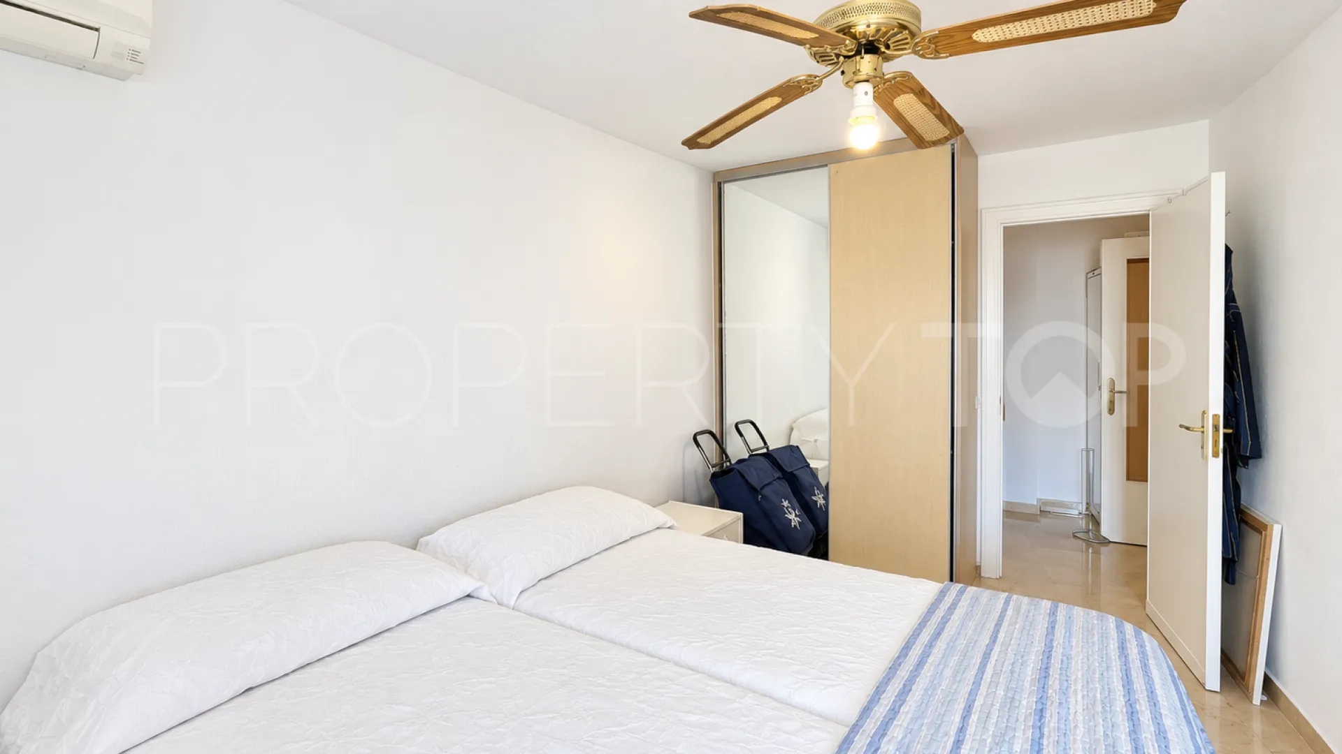 Comprar atico duplex de 4 dormitorios en Marbella Centro