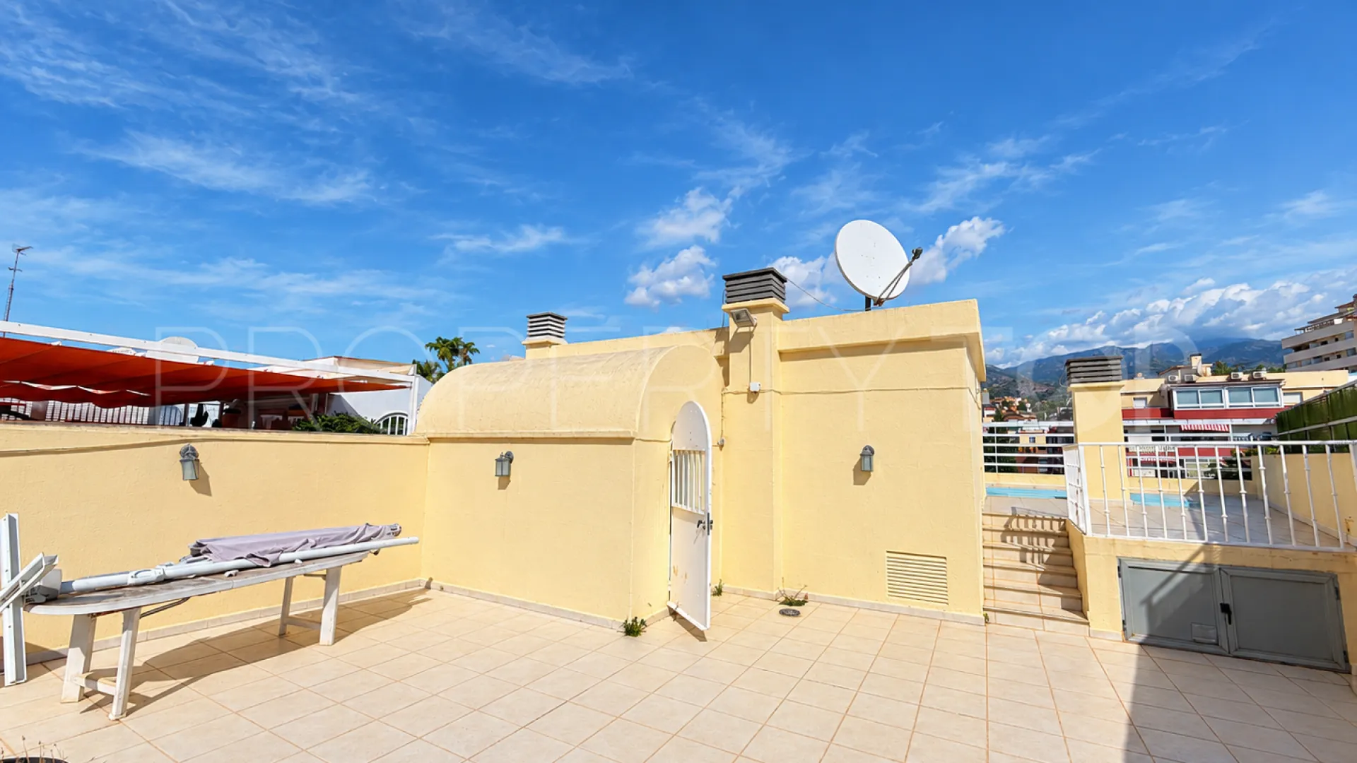 Comprar atico duplex de 4 dormitorios en Marbella Centro