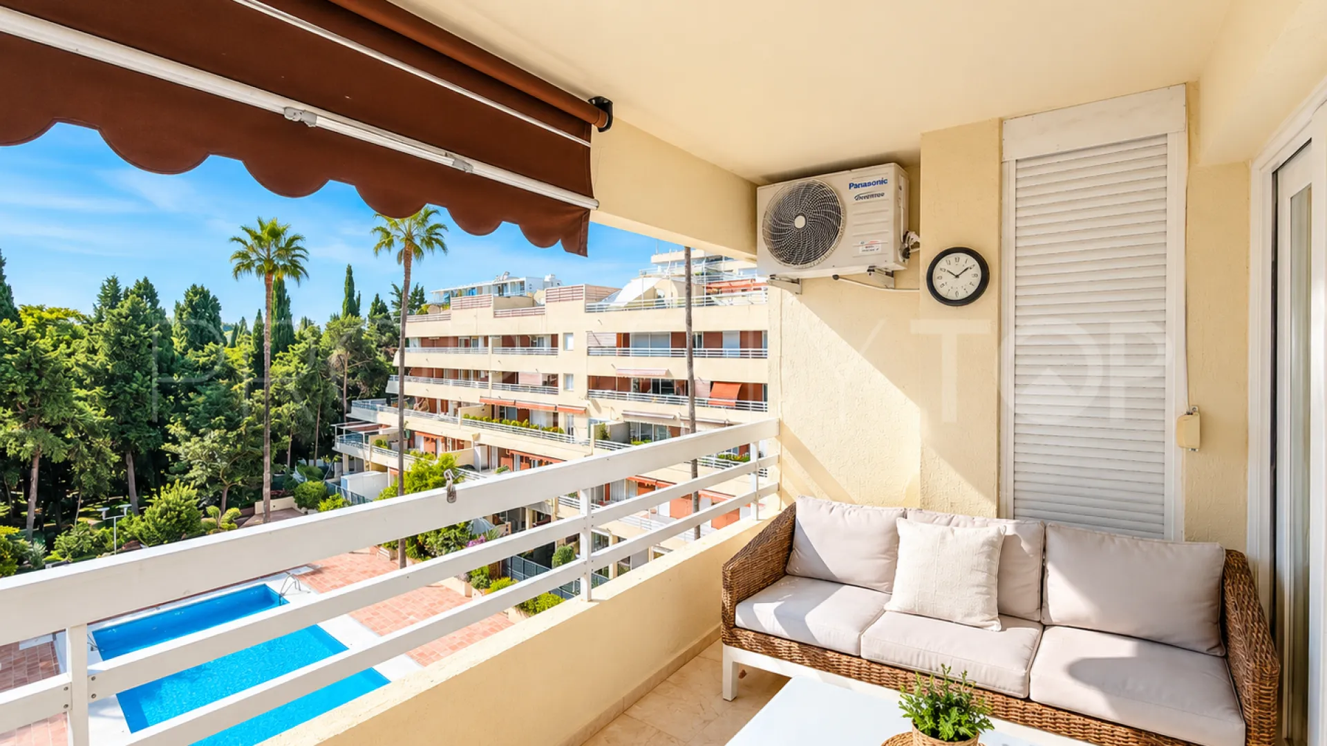 Comprar atico duplex de 4 dormitorios en Marbella Centro