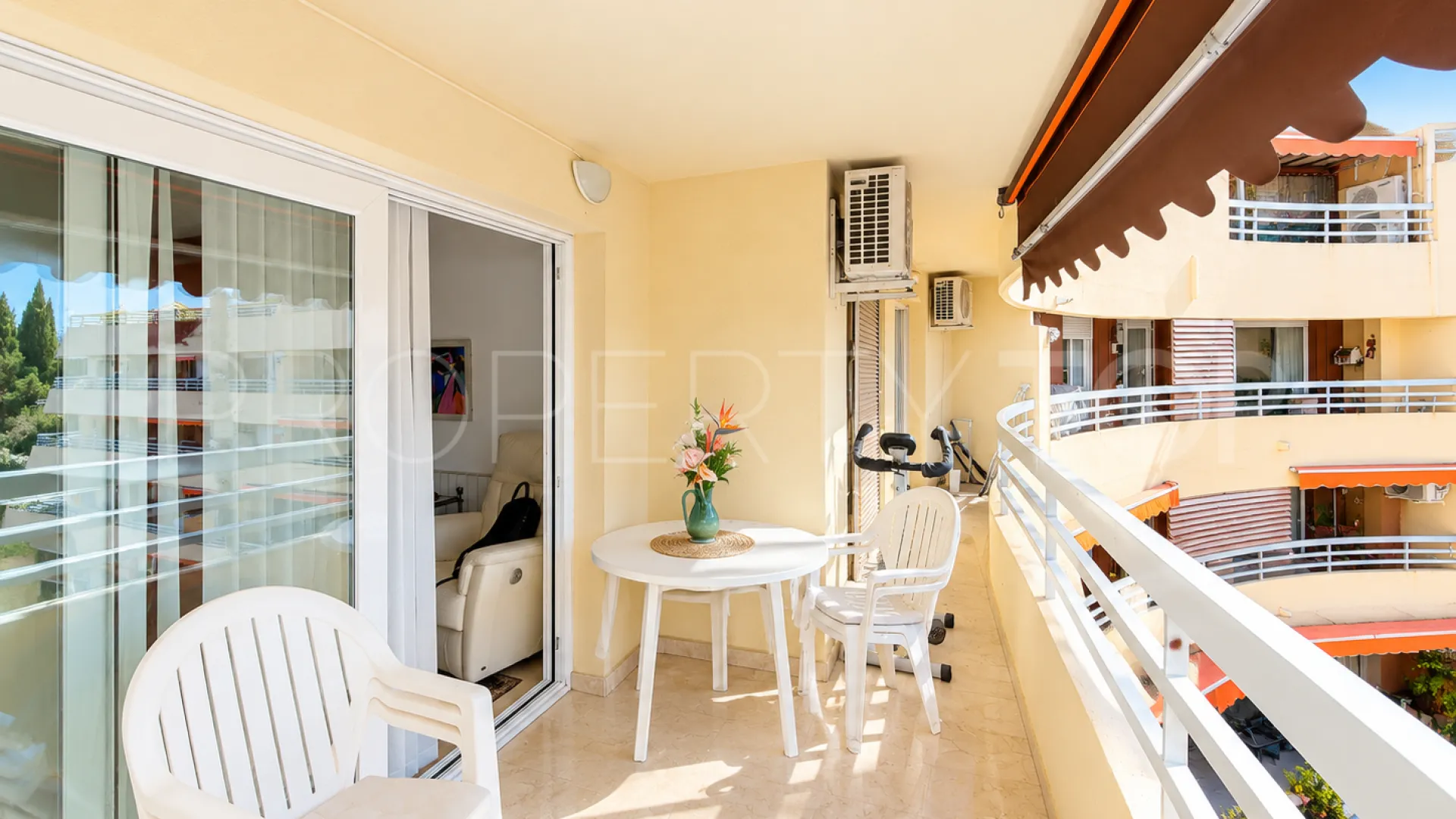 Comprar atico duplex de 4 dormitorios en Marbella Centro