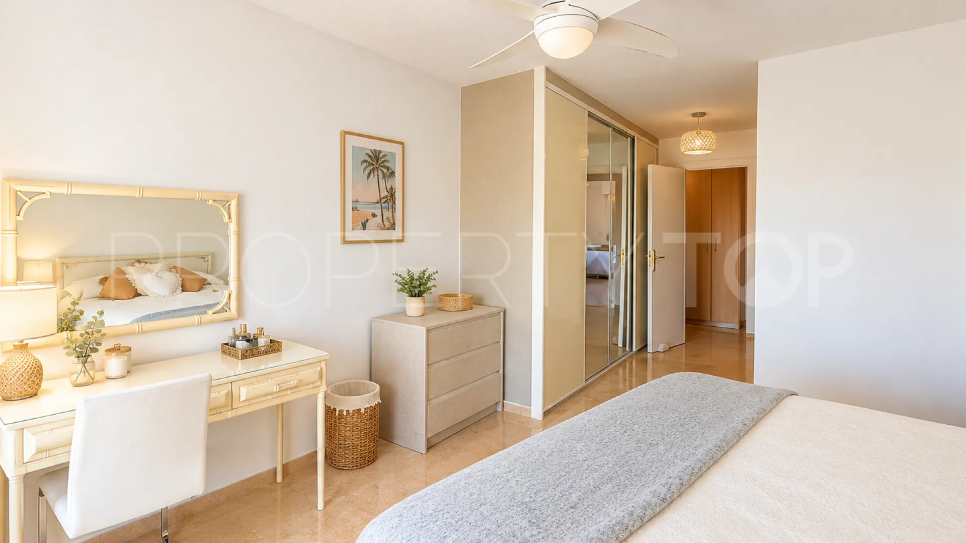 Comprar atico duplex de 4 dormitorios en Marbella Centro
