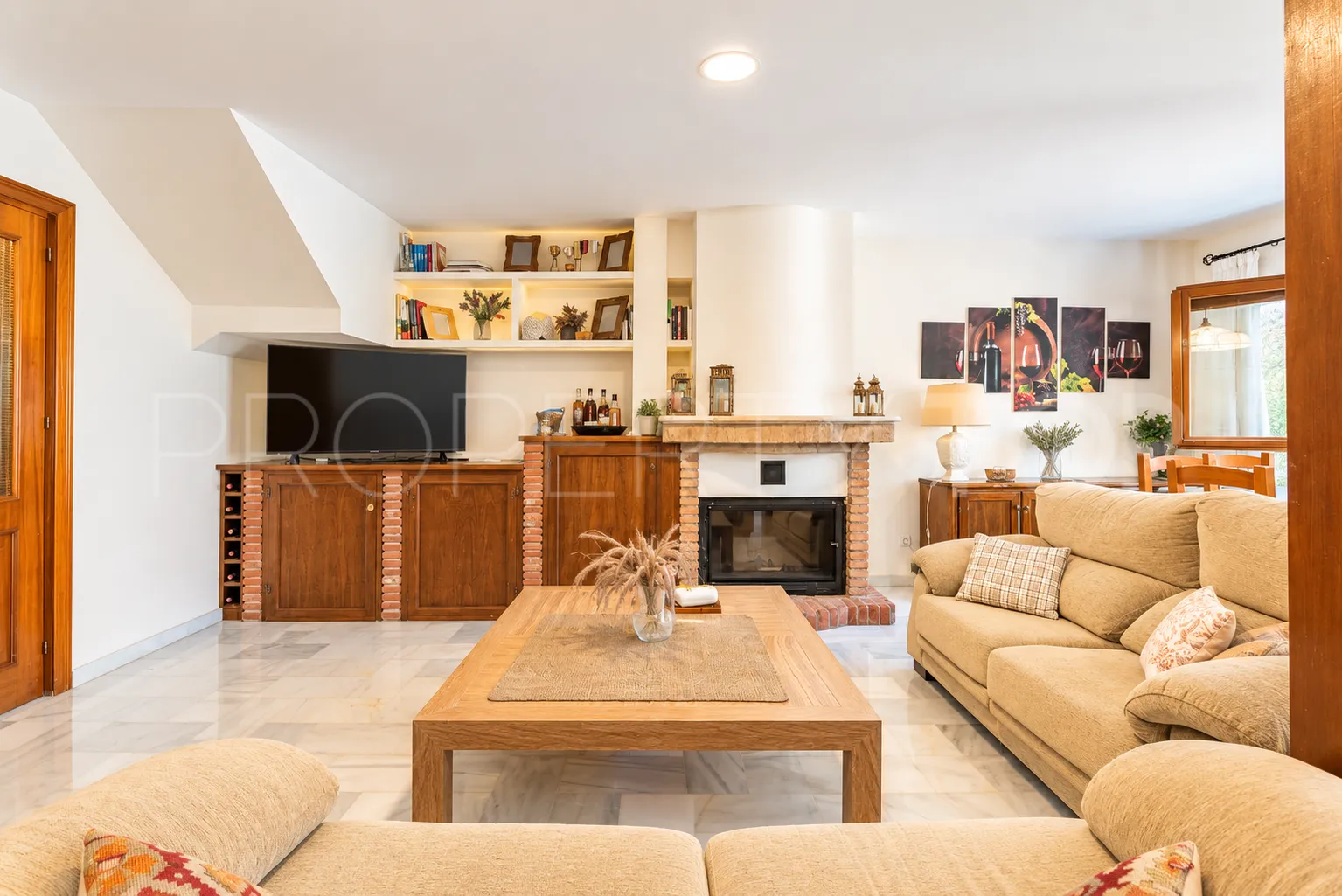 For sale Benahavis Centro town house with 3 bedrooms