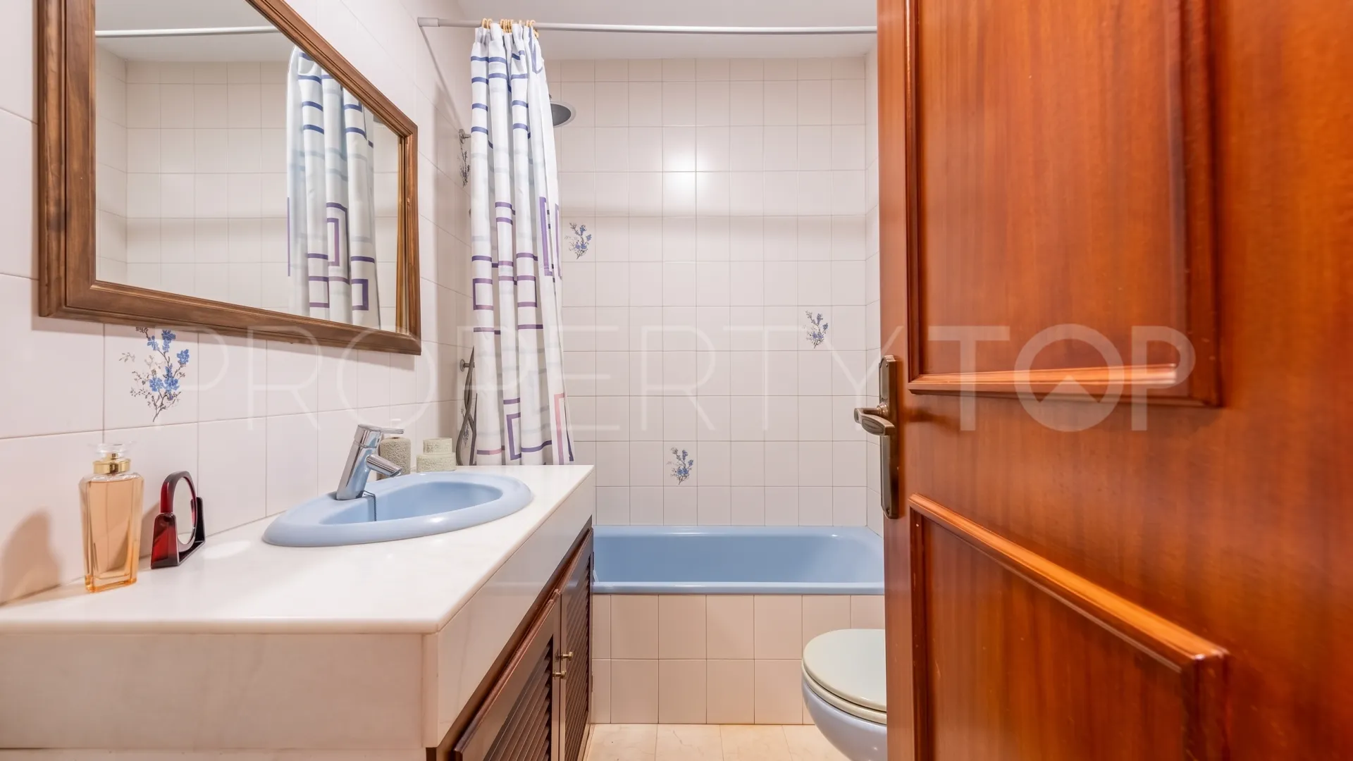 For sale Benahavis Centro town house with 3 bedrooms