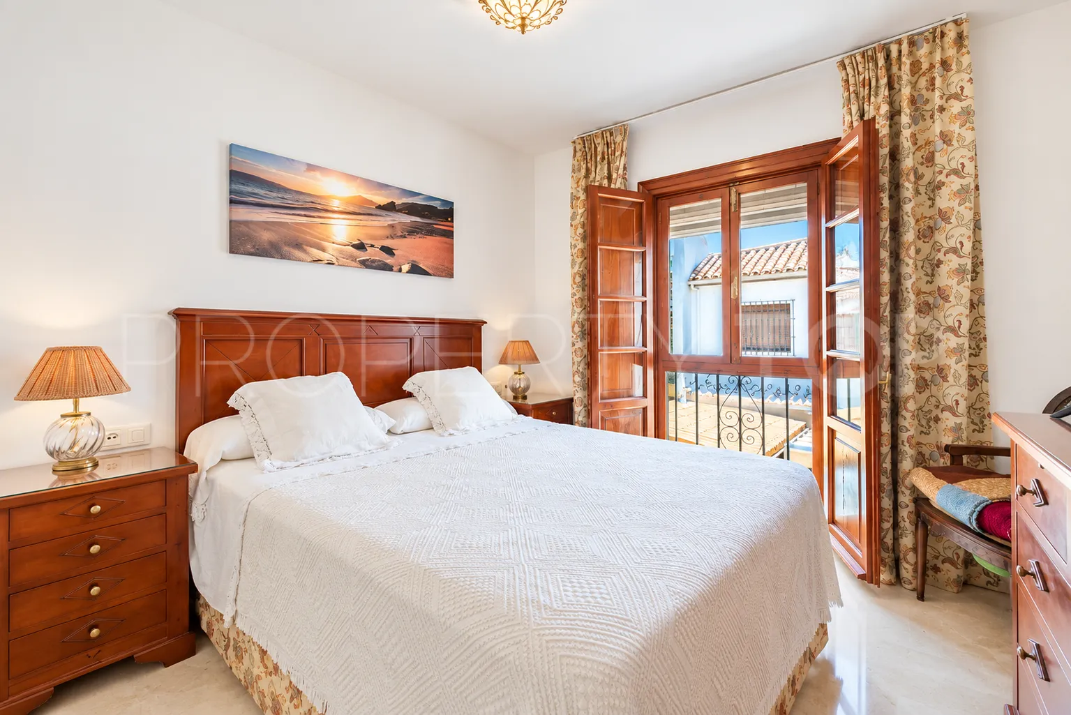 For sale Benahavis Centro town house with 3 bedrooms