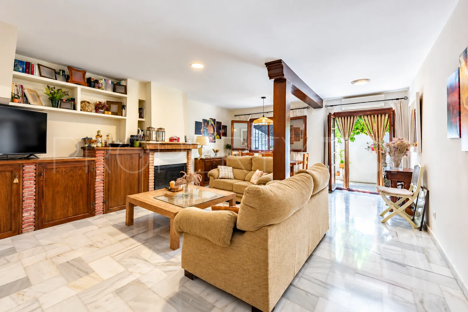 For sale Benahavis Centro town house with 3 bedrooms
