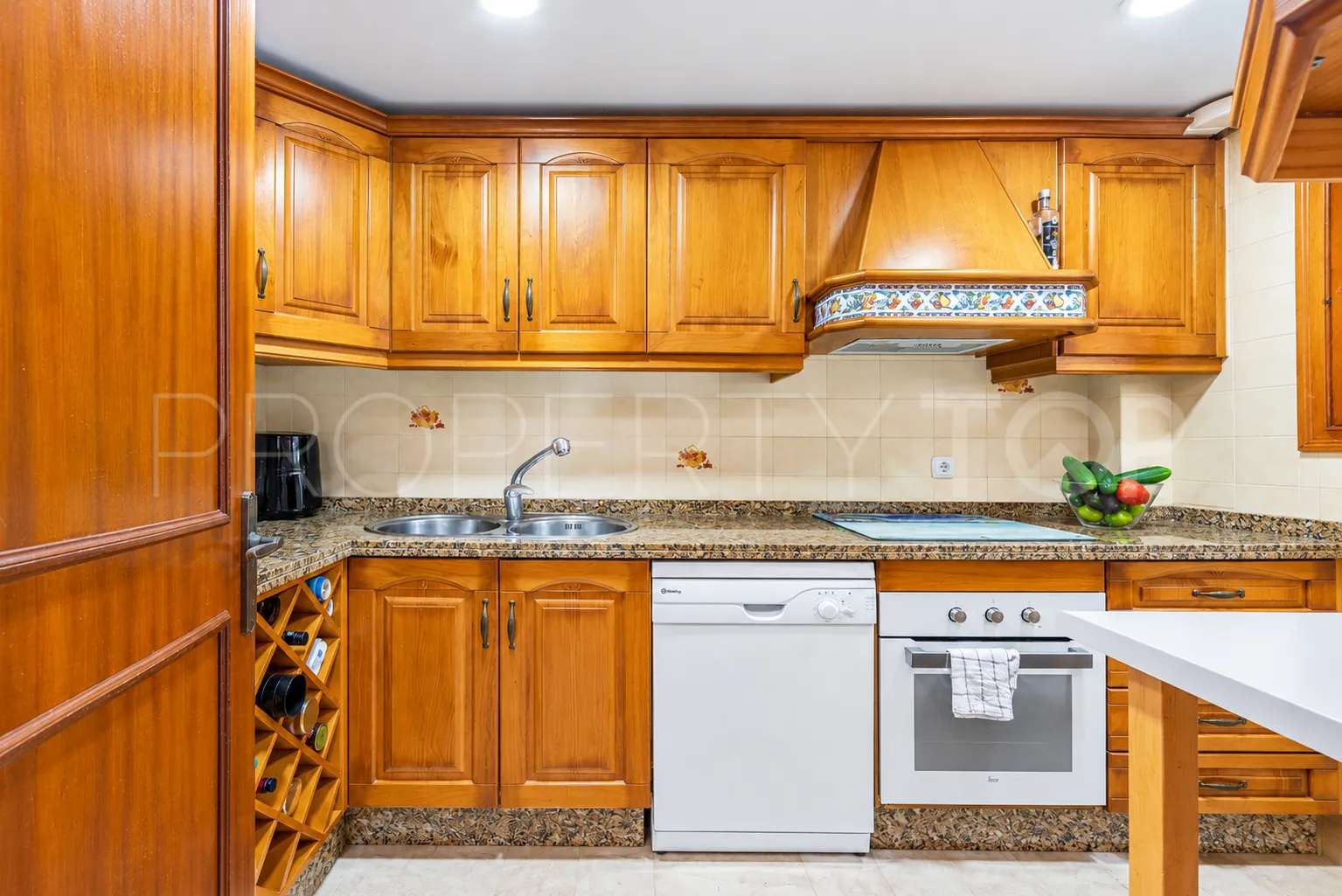 For sale Benahavis Centro town house with 3 bedrooms