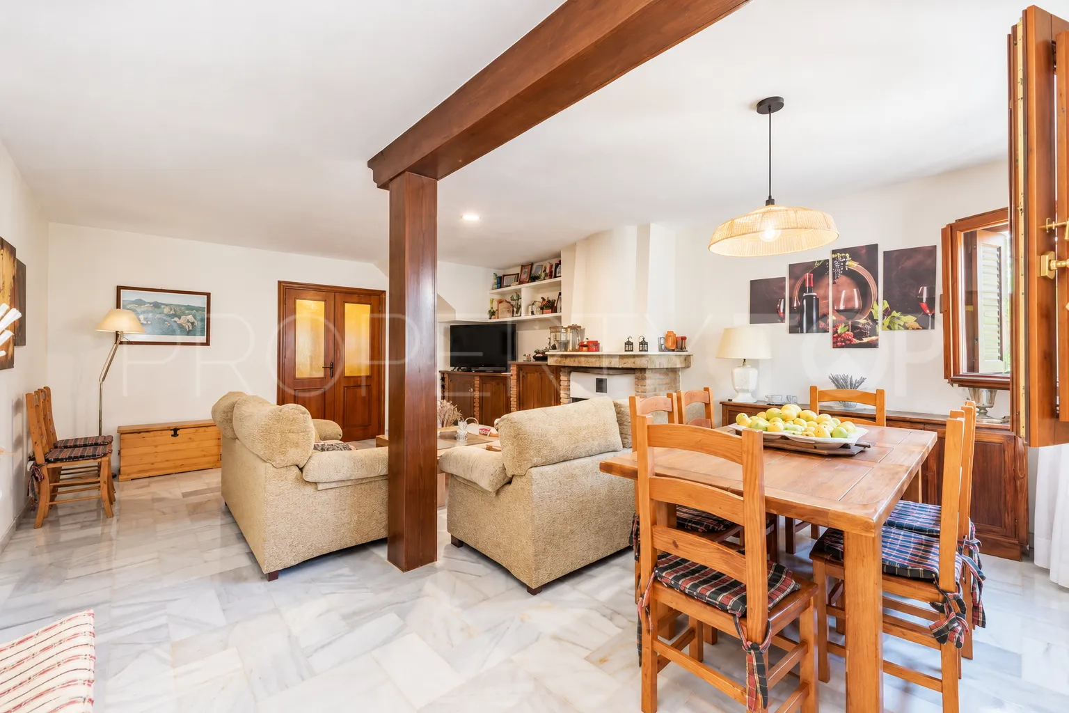 For sale Benahavis Centro town house with 3 bedrooms