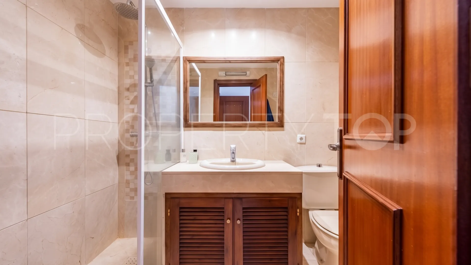 For sale Benahavis Centro town house with 3 bedrooms