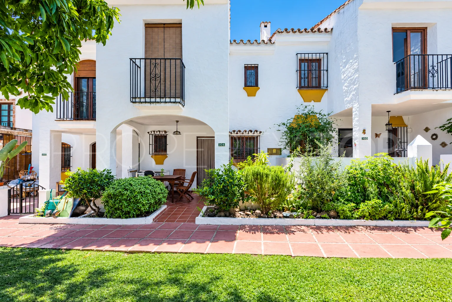 For sale Benahavis Centro town house with 3 bedrooms