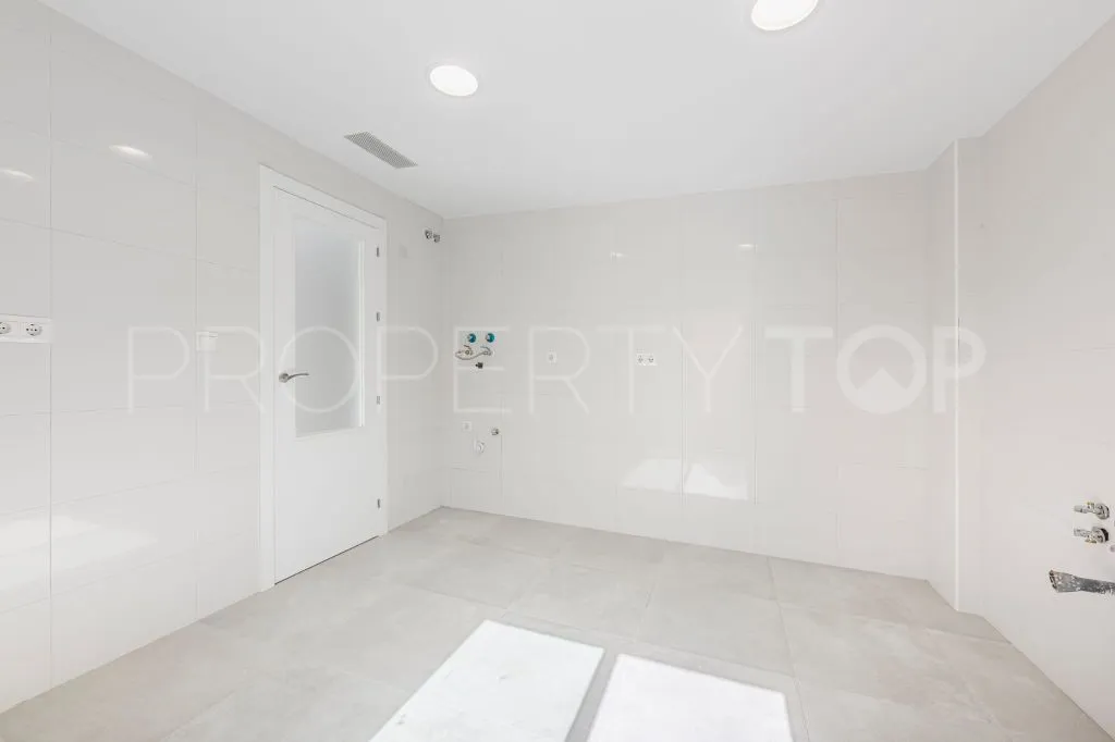 Calahonda 4 bedrooms town house for sale