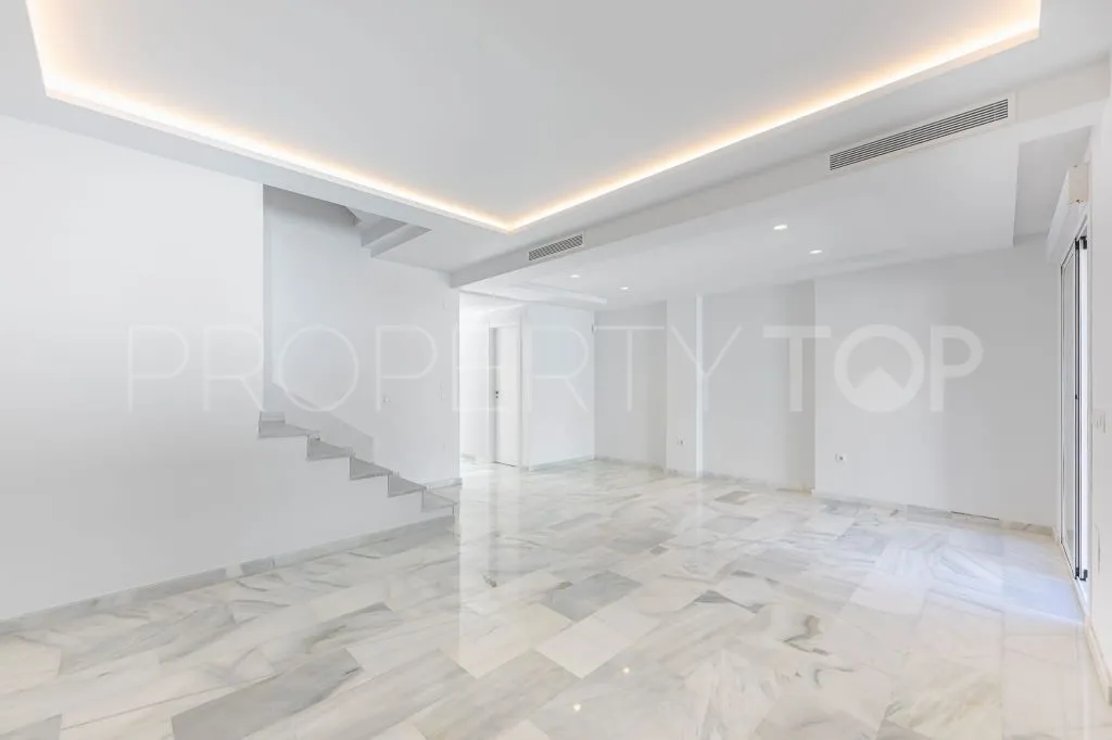 Calahonda 4 bedrooms town house for sale