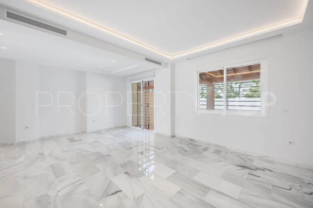 Calahonda 4 bedrooms town house for sale
