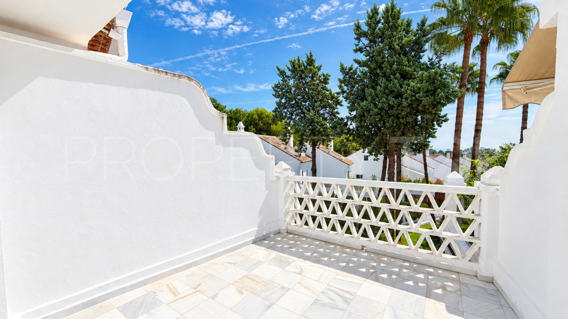 For sale Montepiedra town house