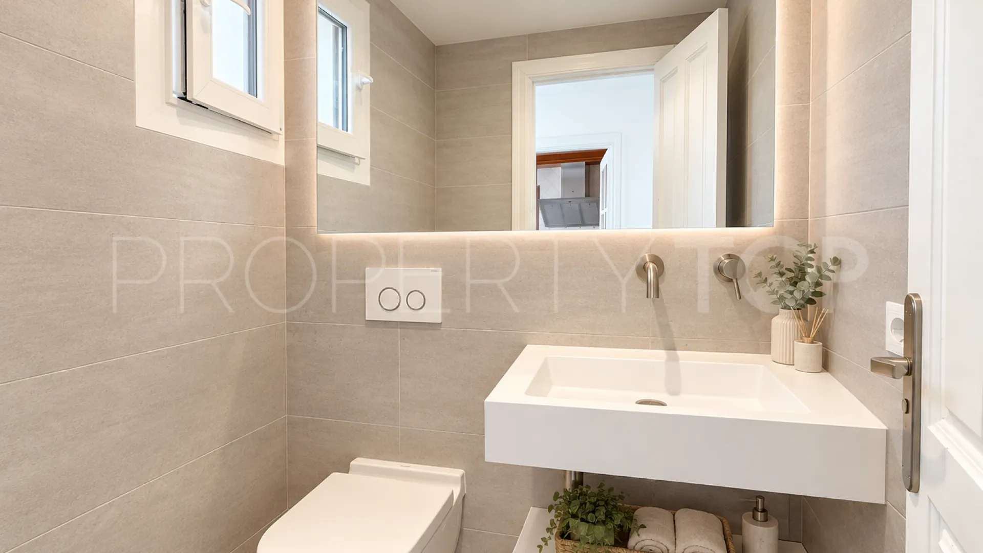 For sale Montepiedra town house