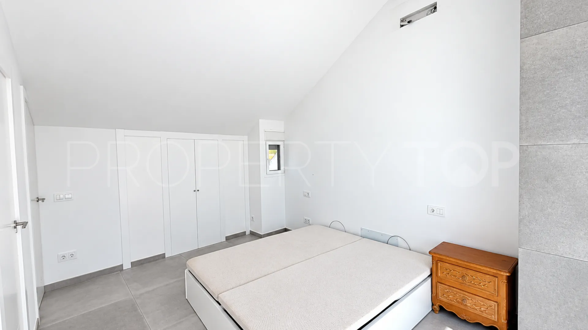 For sale Montepiedra town house