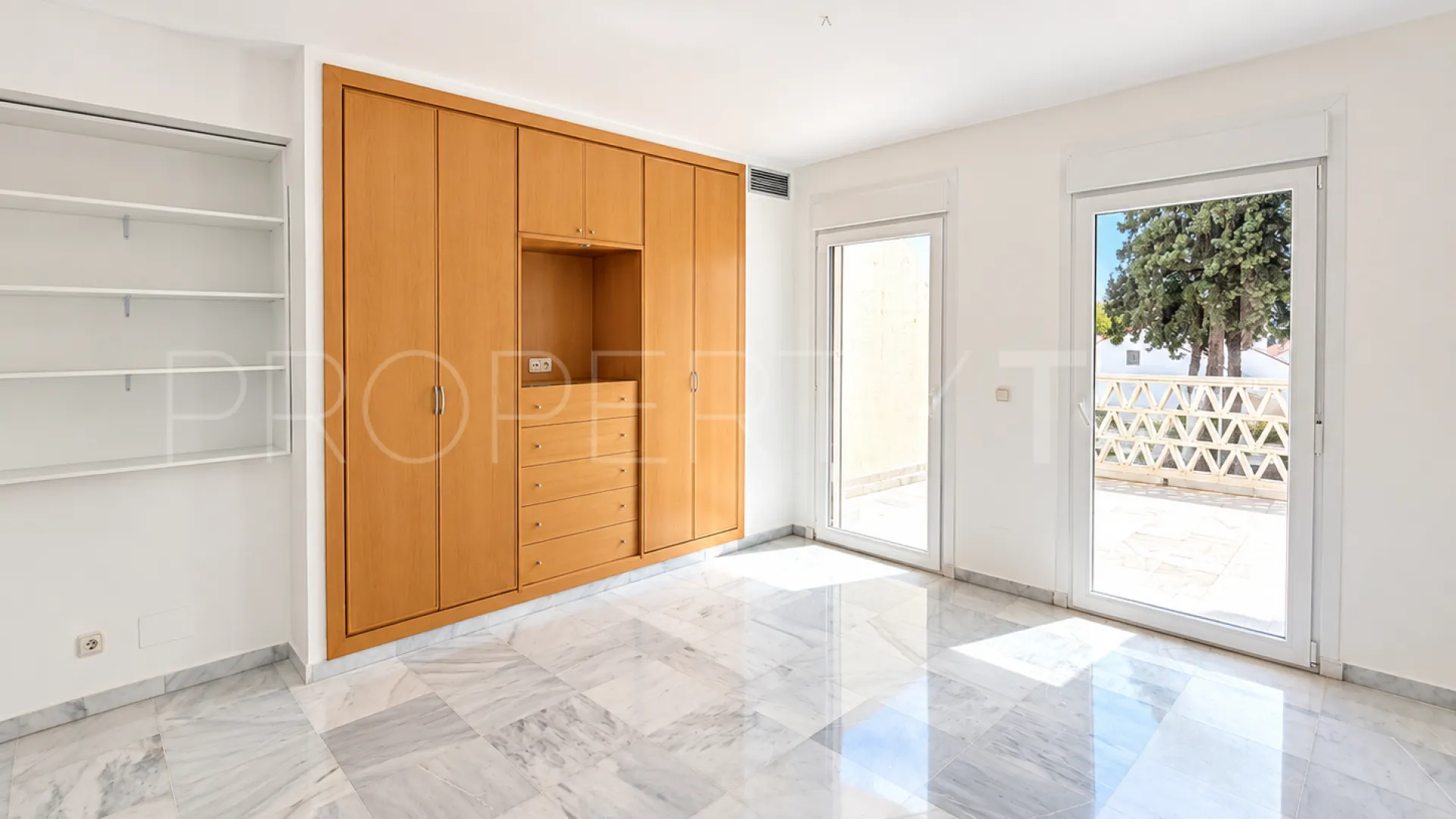 For sale Montepiedra town house