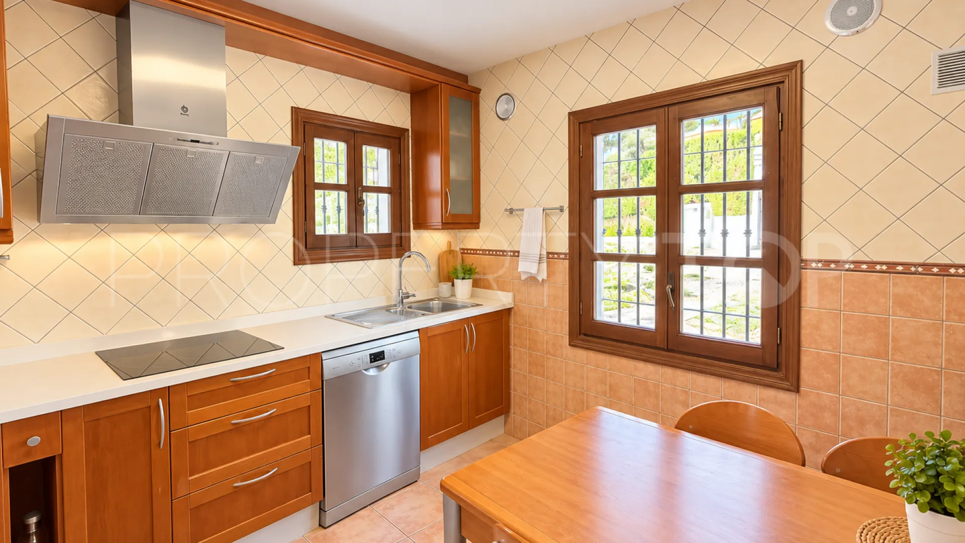 For sale Montepiedra town house