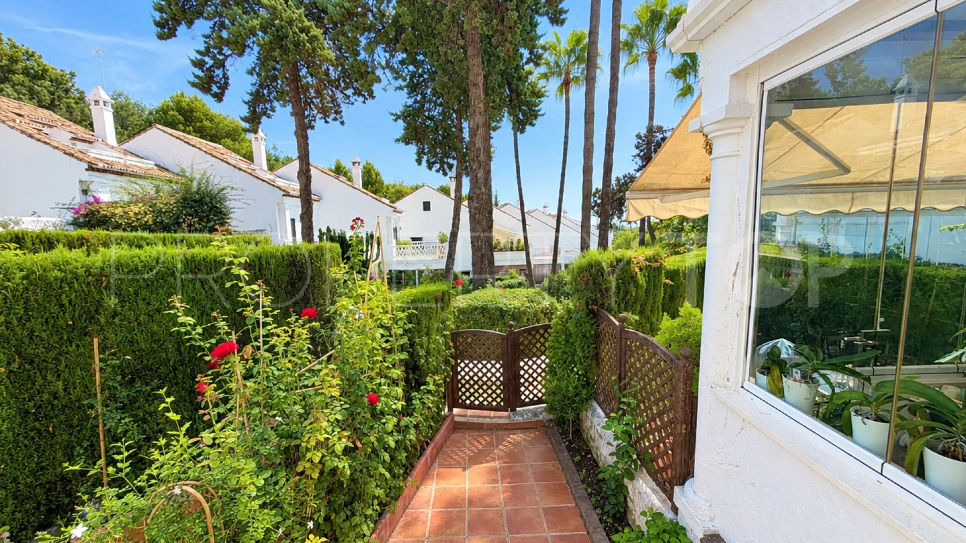 For sale Montepiedra town house