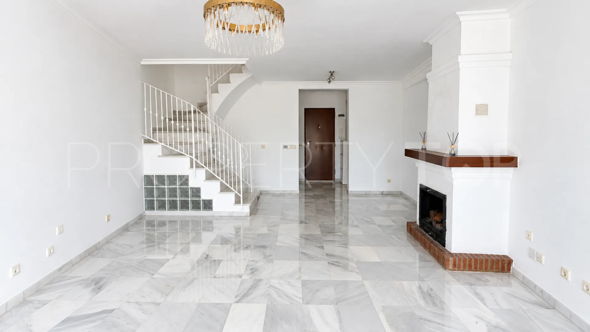 For sale Montepiedra town house