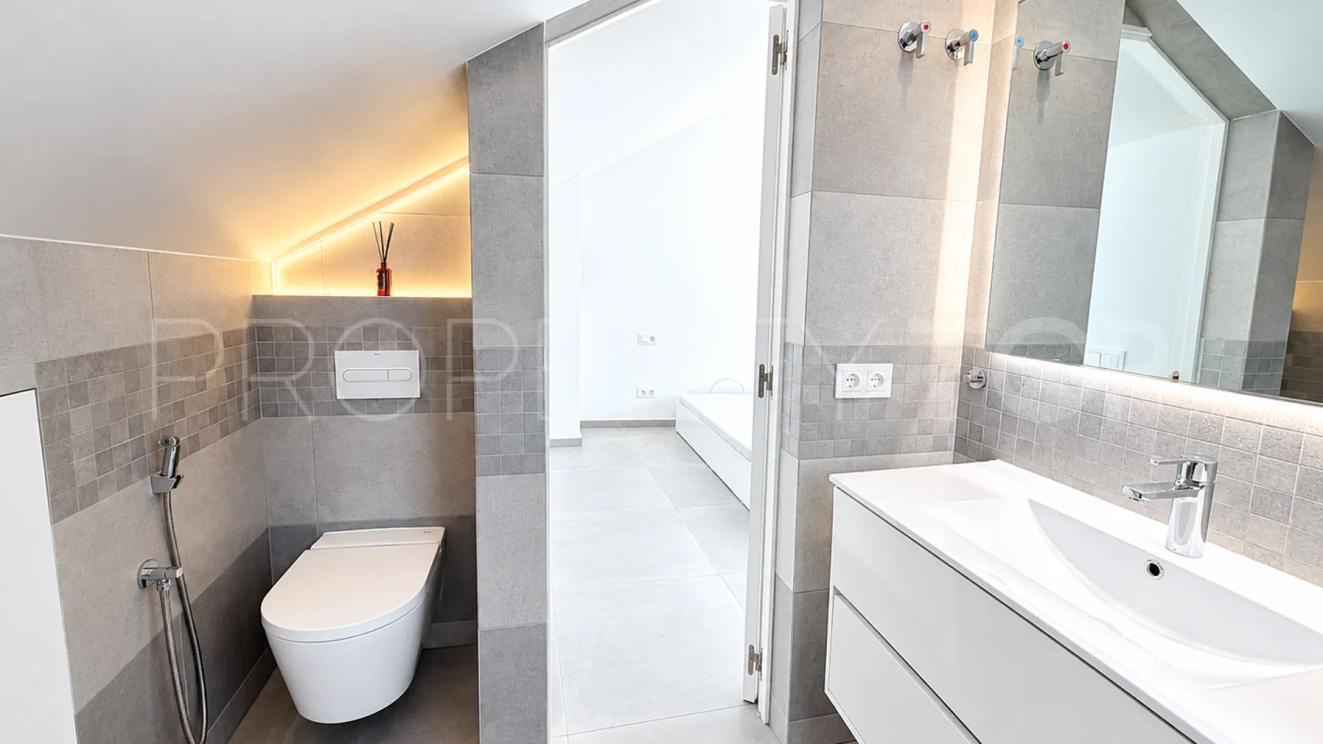 For sale Montepiedra town house