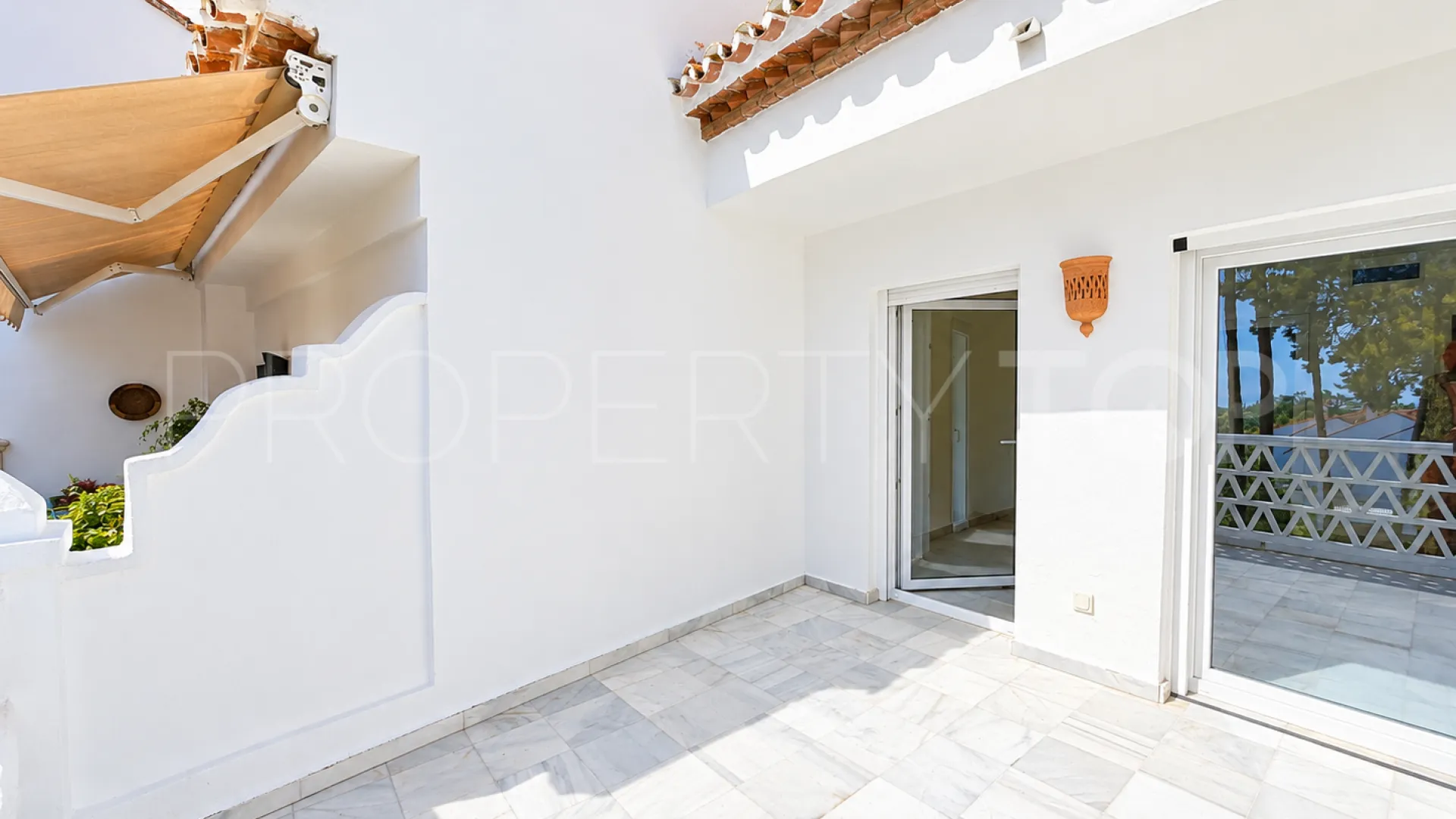 For sale Montepiedra town house