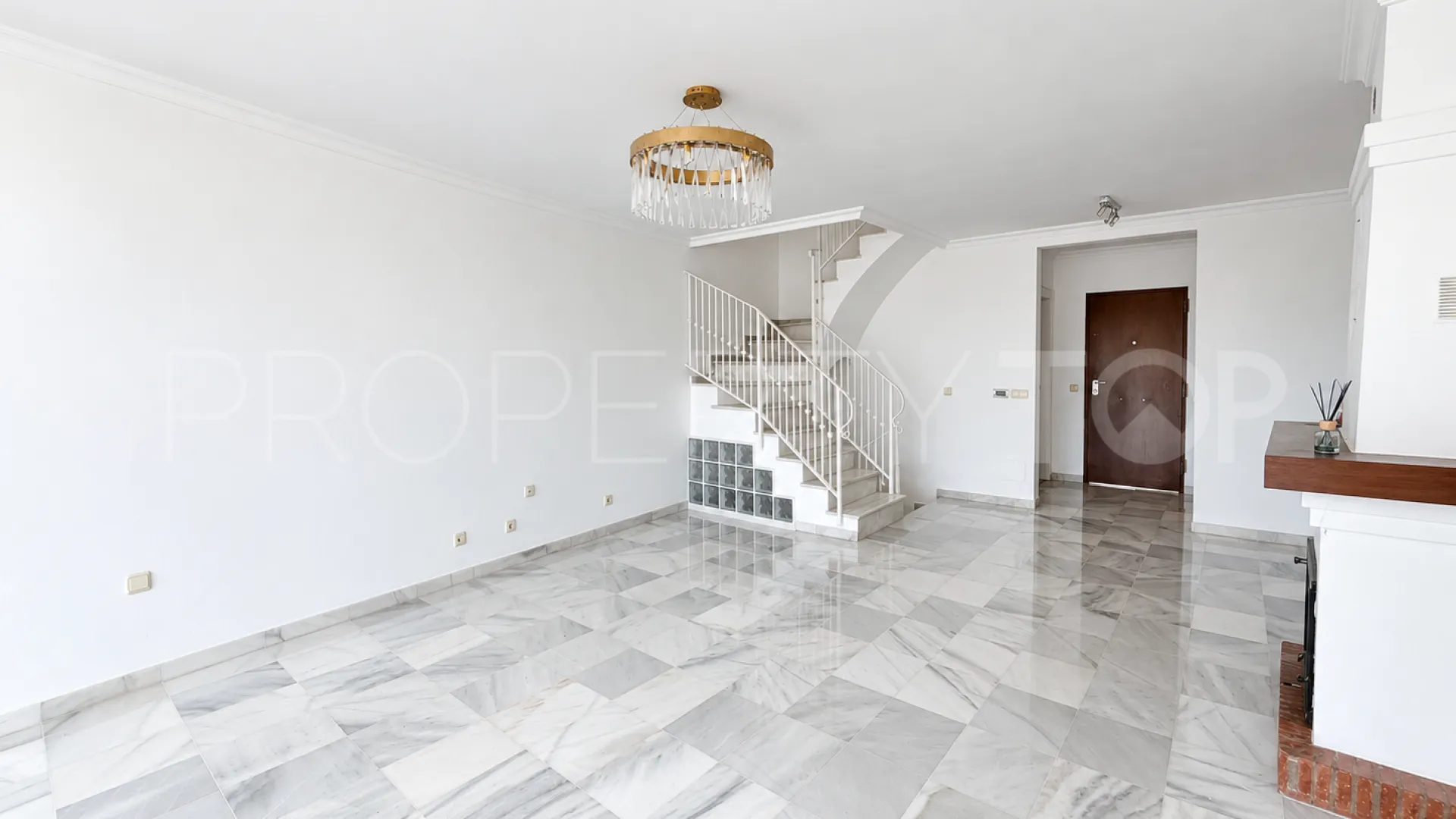 For sale Montepiedra town house