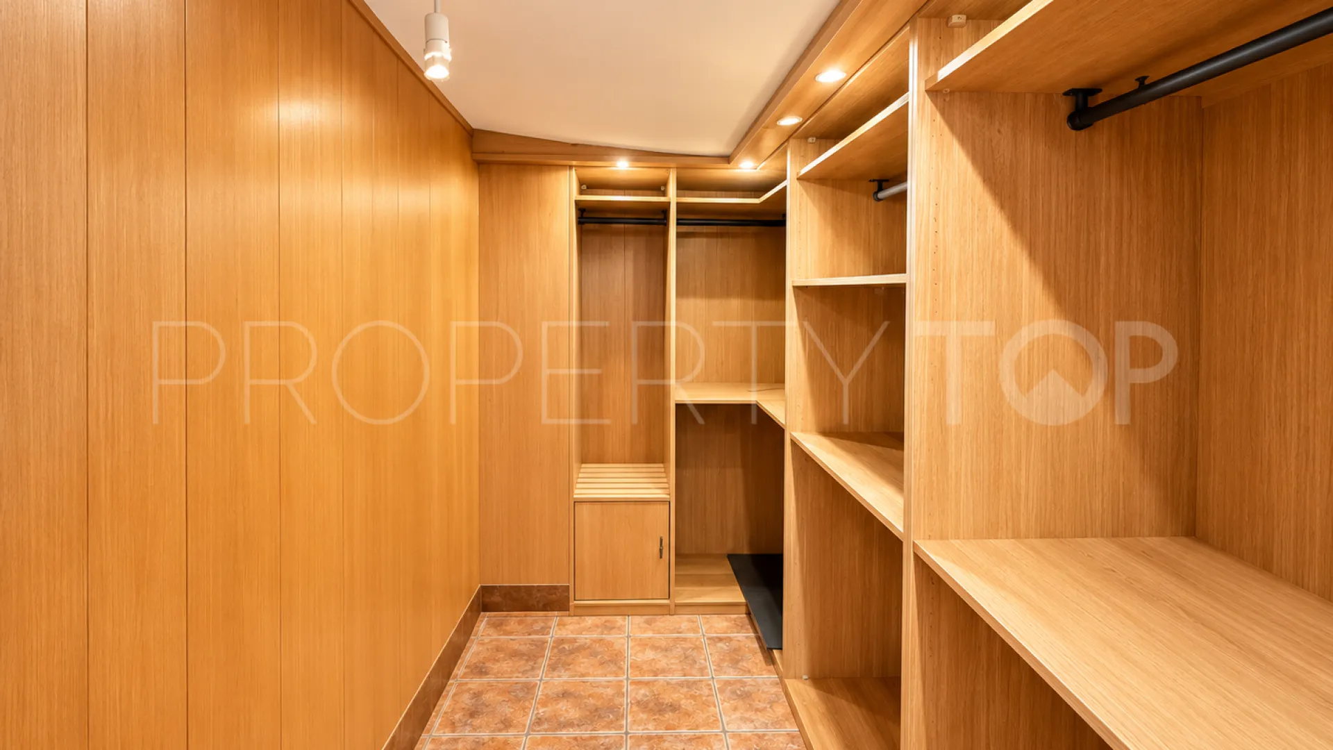 For sale Montepiedra town house