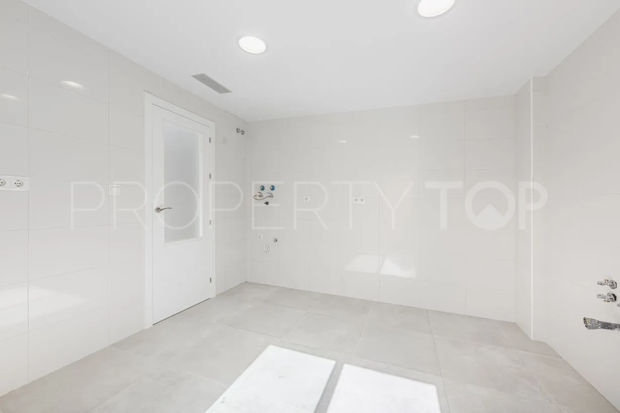Calahonda 4 bedrooms town house for sale